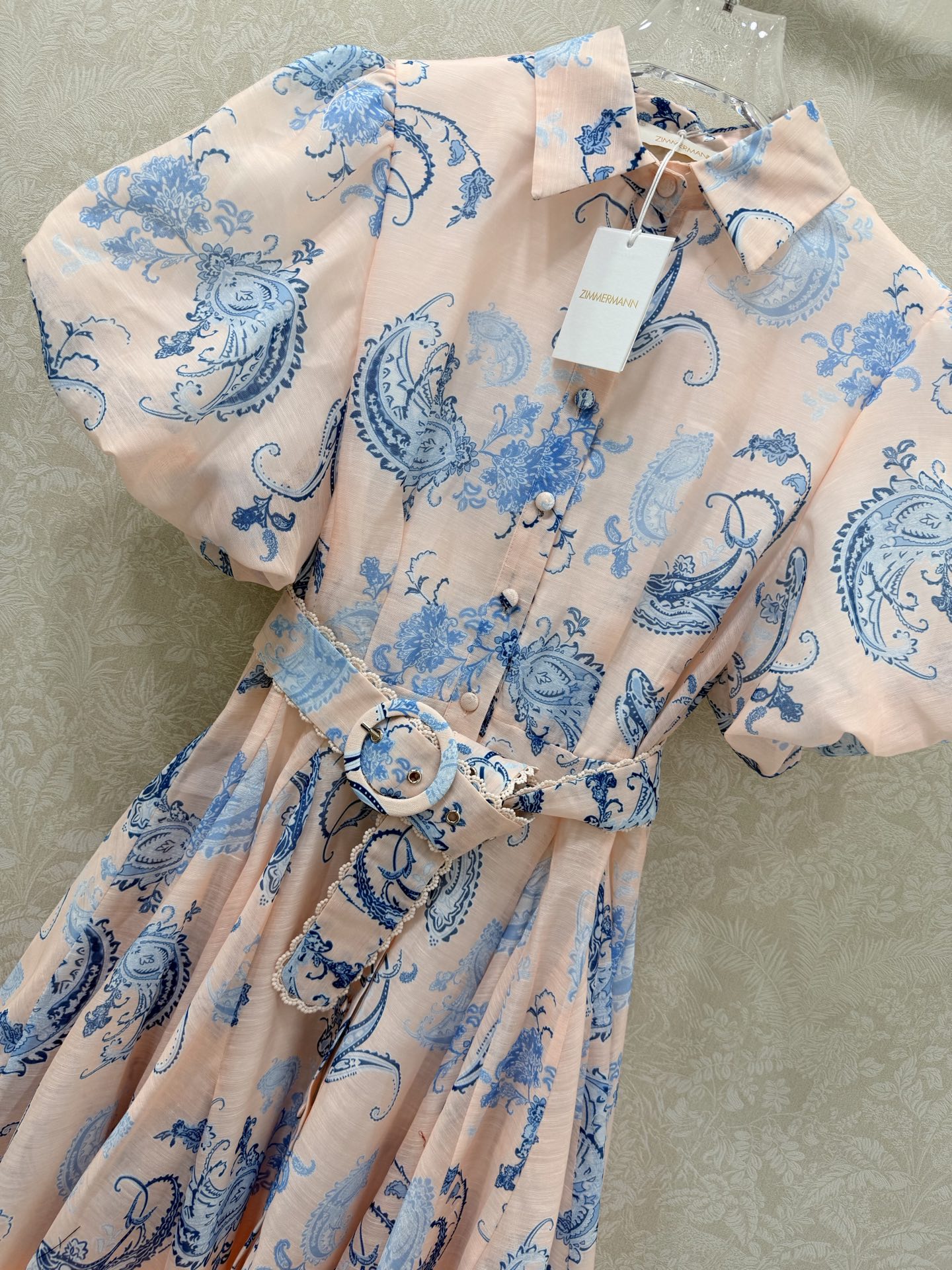 🔥🔥Zimmerman*兹/默曼26新款花苞短袖收腰连衣裙 👗选用亚麻面料制成，翻领单排扣设计 本布包扣