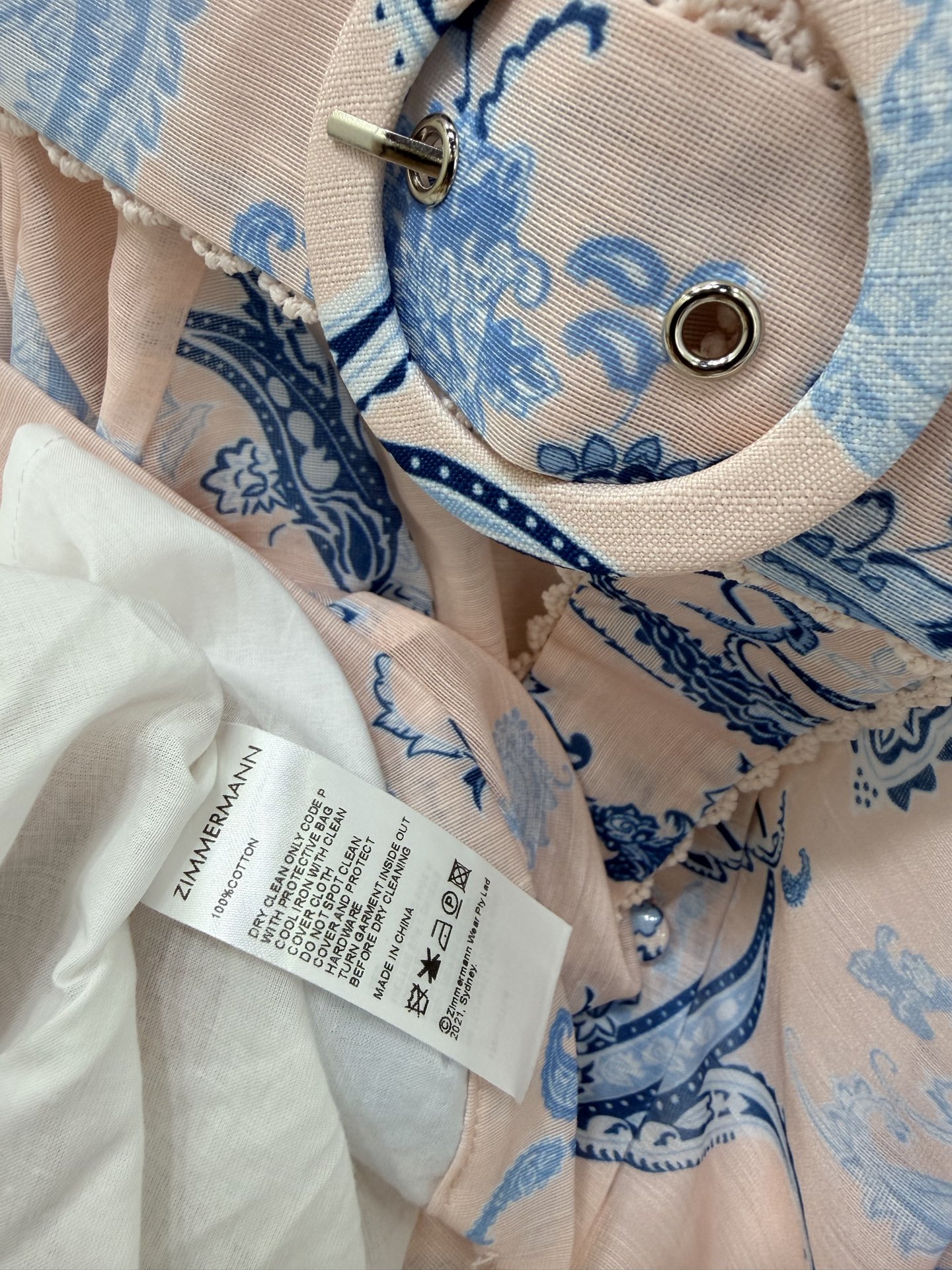 🔥🔥Zimmerman*兹/默曼26新款花苞短袖收腰连衣裙 👗选用亚麻面料制成，翻领单排扣设计 本布包扣