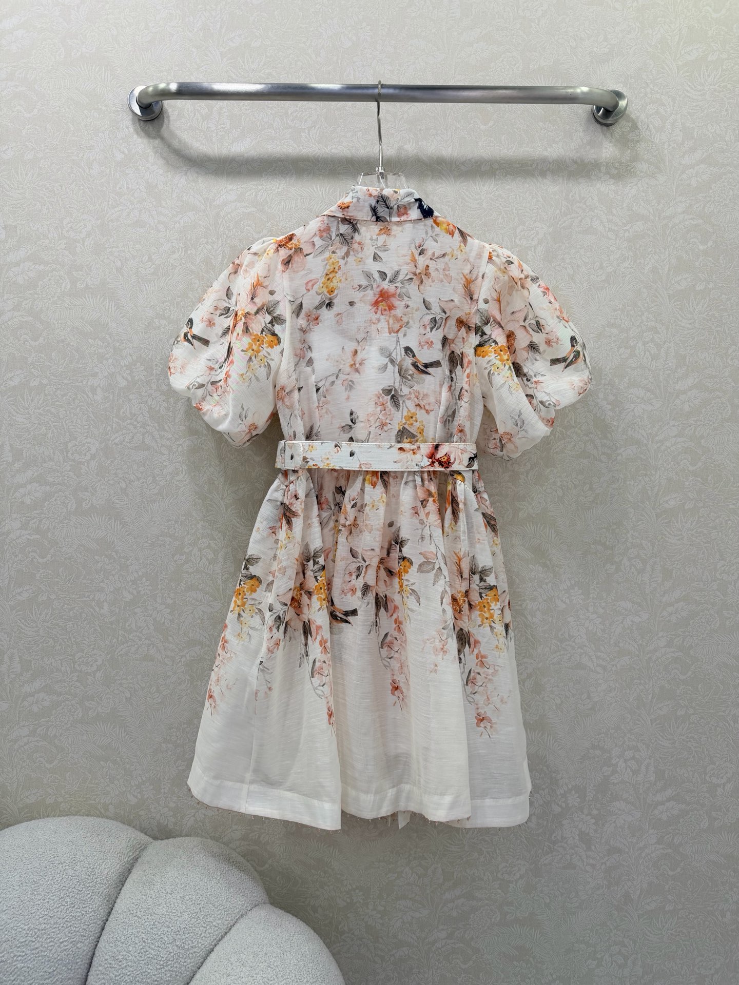 🔥🔥Zimmerman*兹默曼26新款花苞短袖收腰连衣裙 👗选用亚麻面料制成，翻领单排扣设计 定制五金和