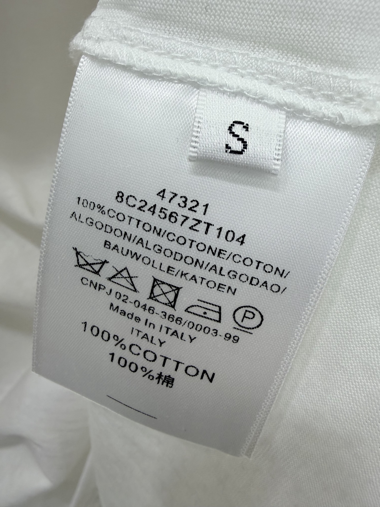 🔥🔥PRAD*26新款圆领纯棉长袖T恤 圆领胸前经典三角标装饰 领口藏蓝色螺纹装饰 后背中缝设计 随性又