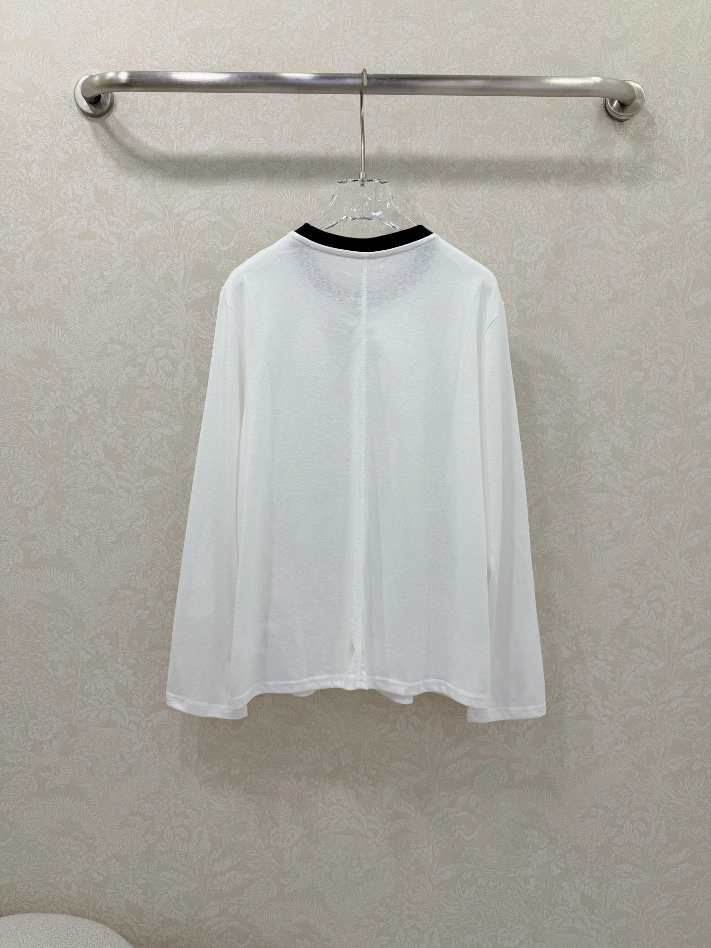 🔥🔥PRAD*26新款圆领纯棉长袖T恤 圆领胸前经典三角标装饰 领口藏蓝色螺纹装饰 后背中缝设计 随性又