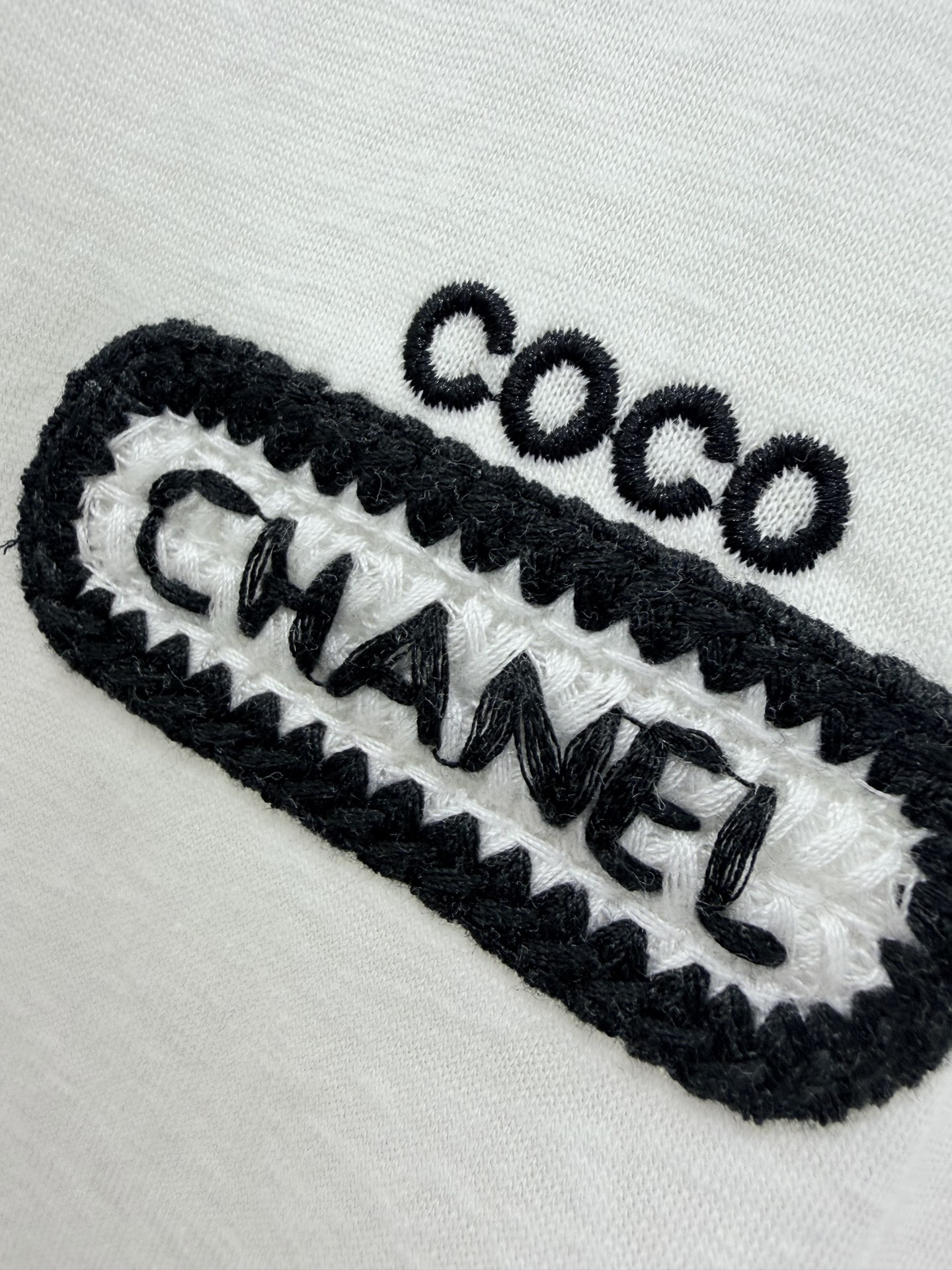 🔥🔥chan*l 26新款圆领纯棉长袖T恤 圆领胸前coco刺绣装饰 随性又时髦基础款也能搭出N种高级感