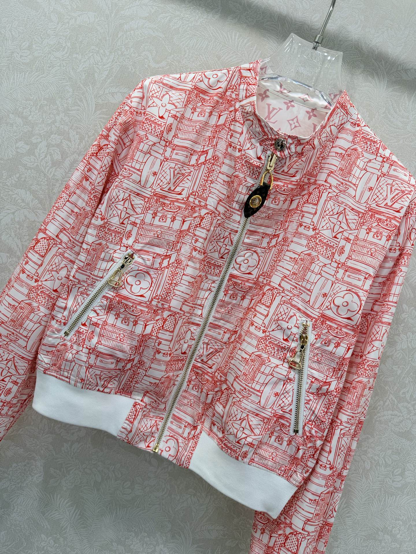 🔥🔥LOUIS VUITT*N路易/威登26早春新款双面可穿夹克外套 红色涂鸦➕粉色马卡龙色系经典老花的