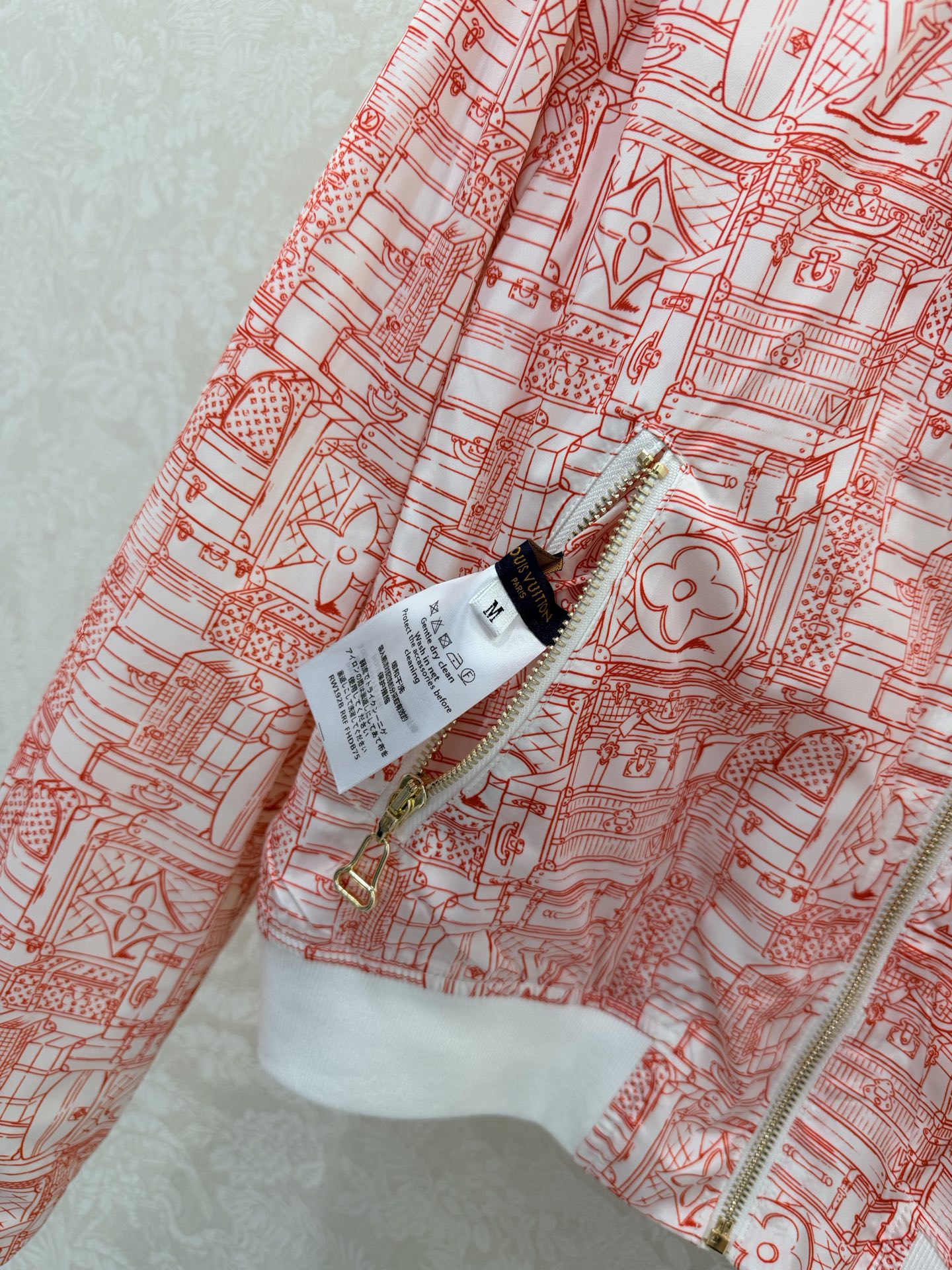 🔥🔥LOUIS VUITT*N路易/威登26早春新款双面可穿夹克外套 红色涂鸦➕粉色马卡龙色系经典老花的