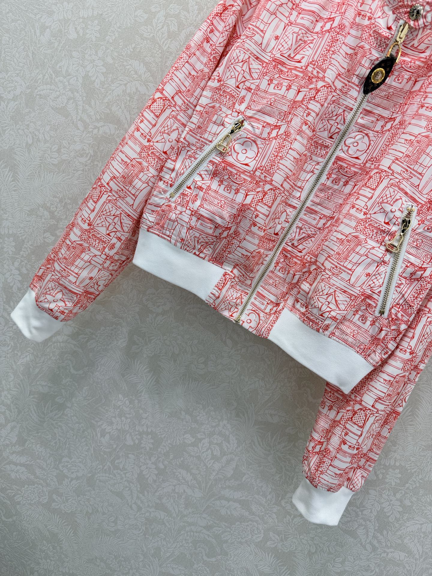 🔥🔥LOUIS VUITT*N路易/威登26早春新款双面可穿夹克外套 红色涂鸦➕粉色马卡龙色系经典老花的