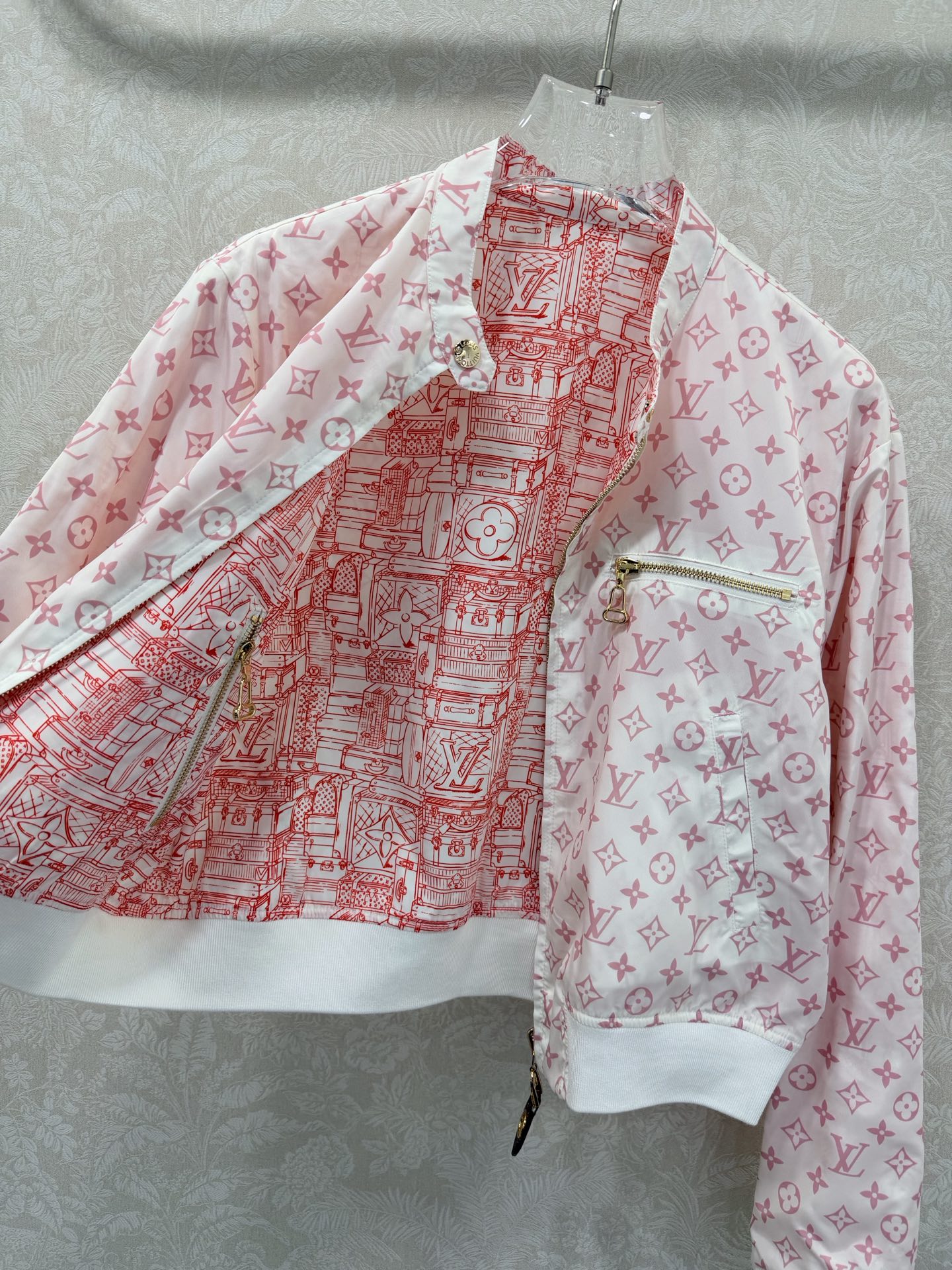 🔥🔥LOUIS VUITT*N路易/威登26早春新款双面可穿夹克外套 红色涂鸦➕粉色马卡龙色系经典老花的