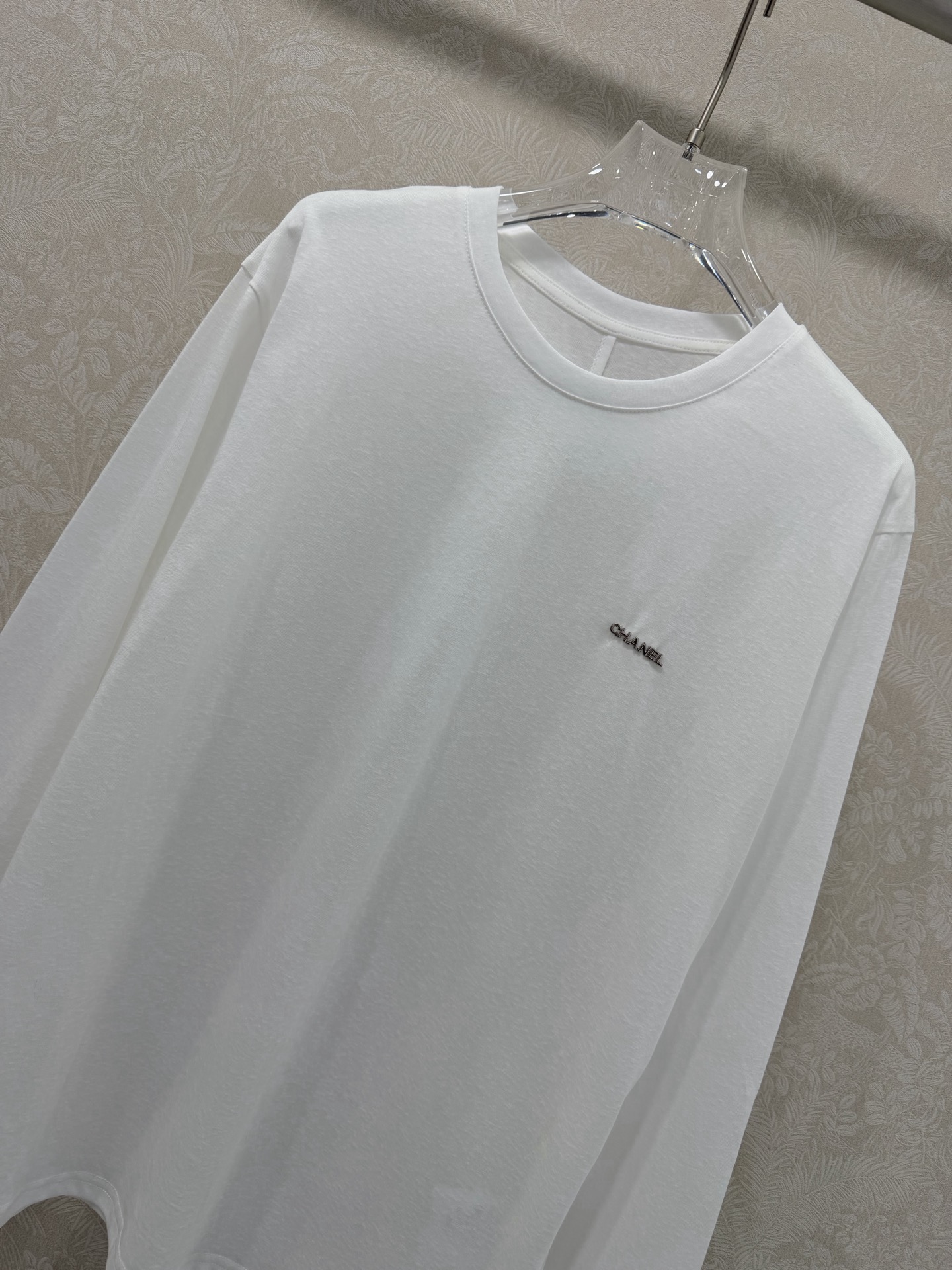 🔥🔥chan*l 26新款圆领纯棉长袖T恤 圆领胸前字母装饰 后背刺绣 随性又时髦基础款也能搭出N种高级