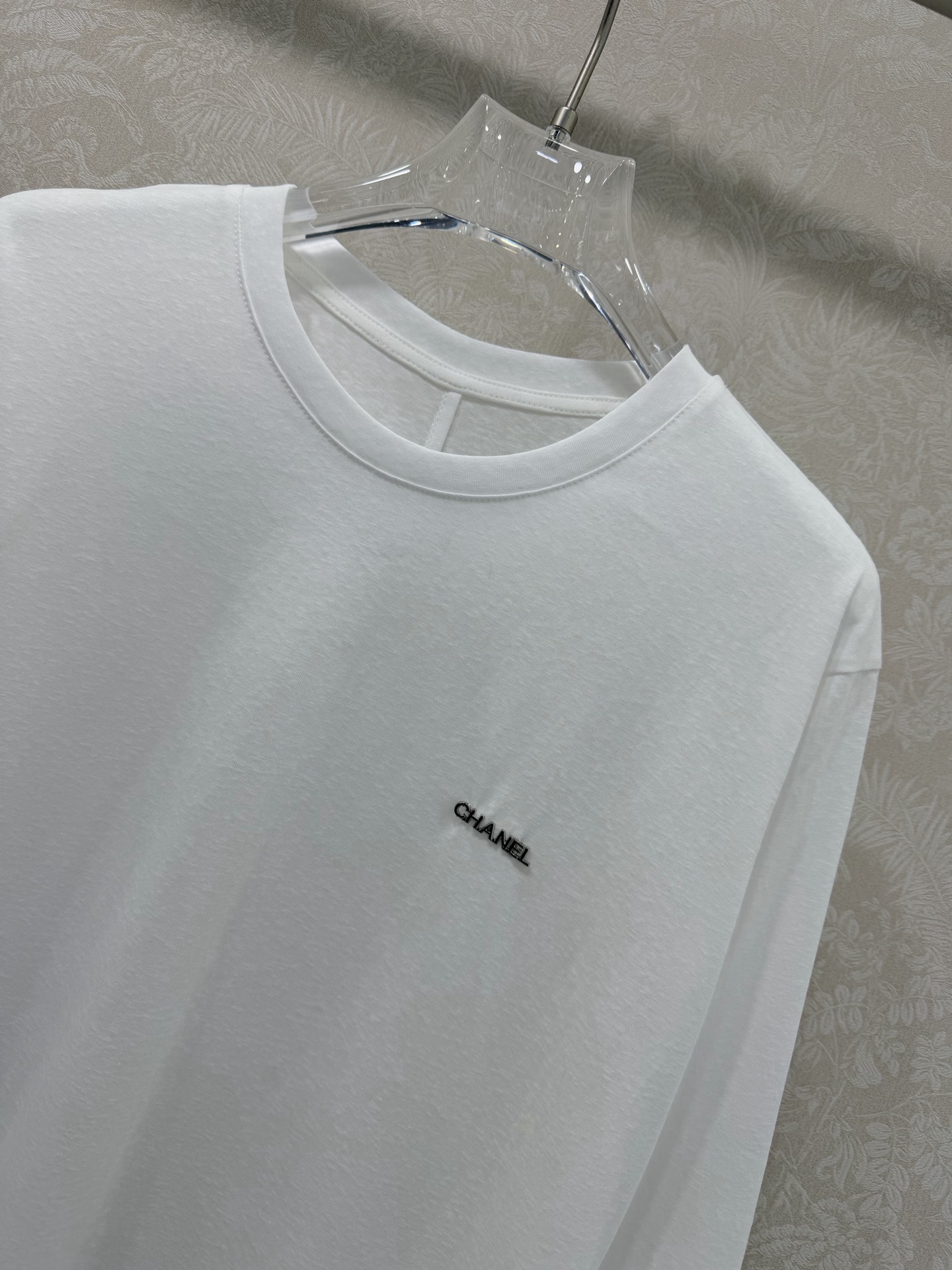 🔥🔥chan*l 26新款圆领纯棉长袖T恤 圆领胸前字母装饰 后背刺绣 随性又时髦基础款也能搭出N种高级