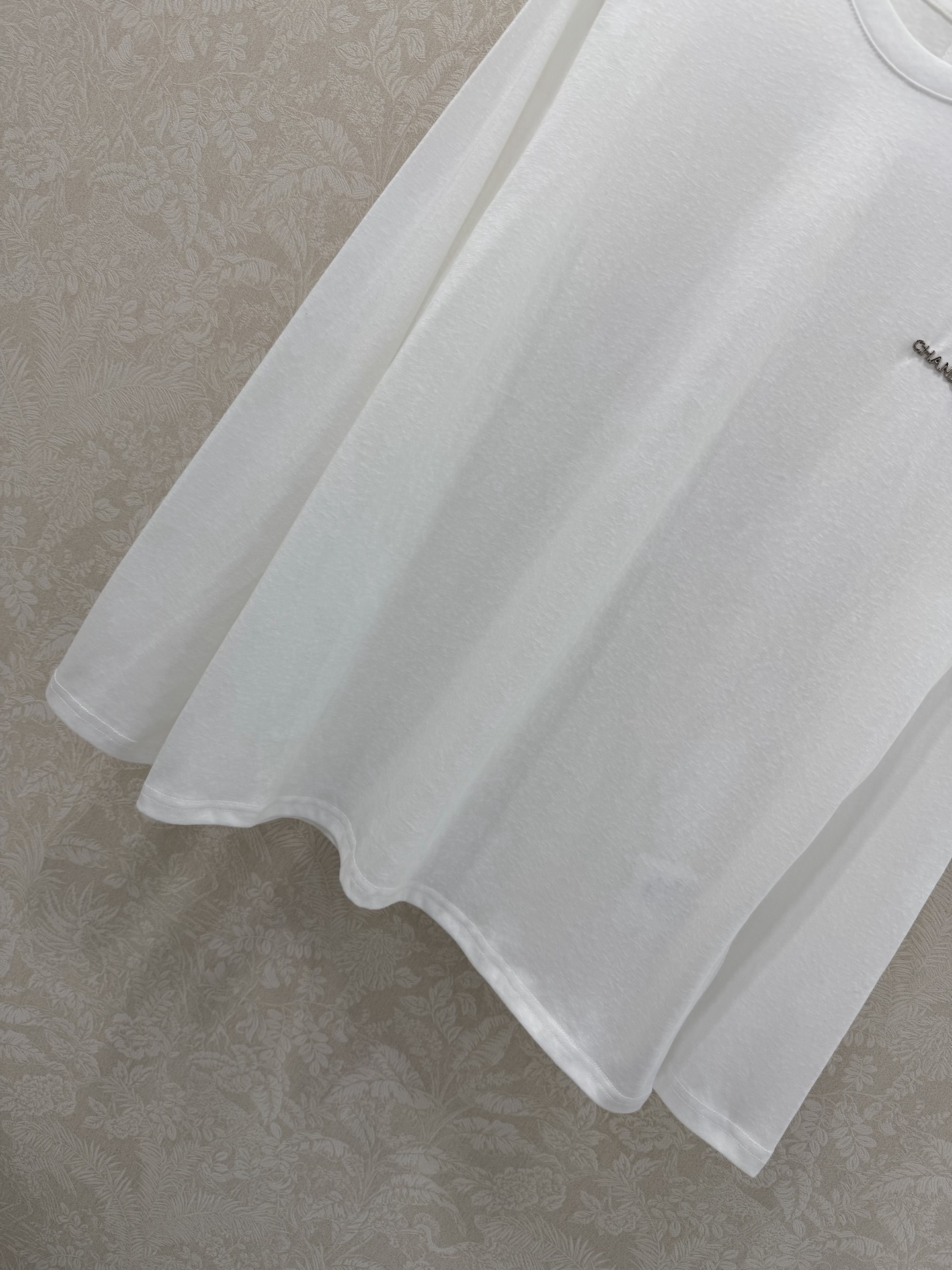 🔥🔥chan*l 26新款圆领纯棉长袖T恤 圆领胸前字母装饰 后背刺绣 随性又时髦基础款也能搭出N种高级