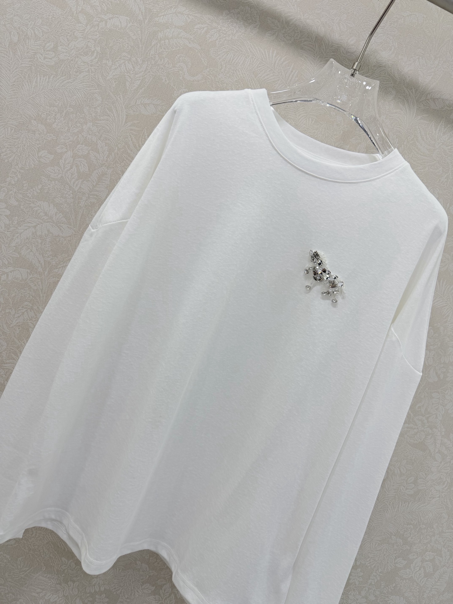 🔥🔥miumi*l26新款圆领纯棉长袖T恤 圆领胸前水钻小马装饰 马年限定 随性又时髦基础款也能搭出N种