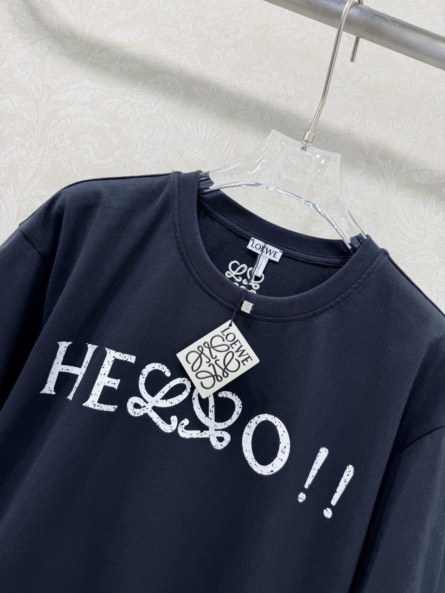 🔥🔥LOEW* 26早春新款Hello!短袖T恤 高版出品！高弹纯棉面料软而不塌，早春单穿叠穿都能衬出利