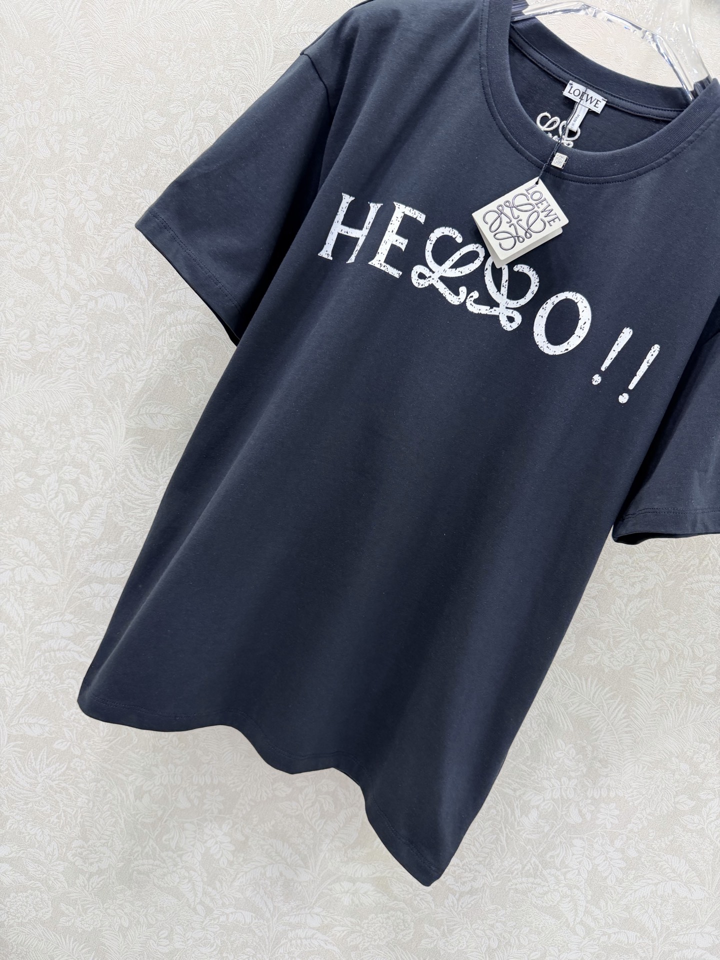 🔥🔥LOEW* 26早春新款Hello!短袖T恤 高版出品！高弹纯棉面料软而不塌，早春单穿叠穿都能衬出利