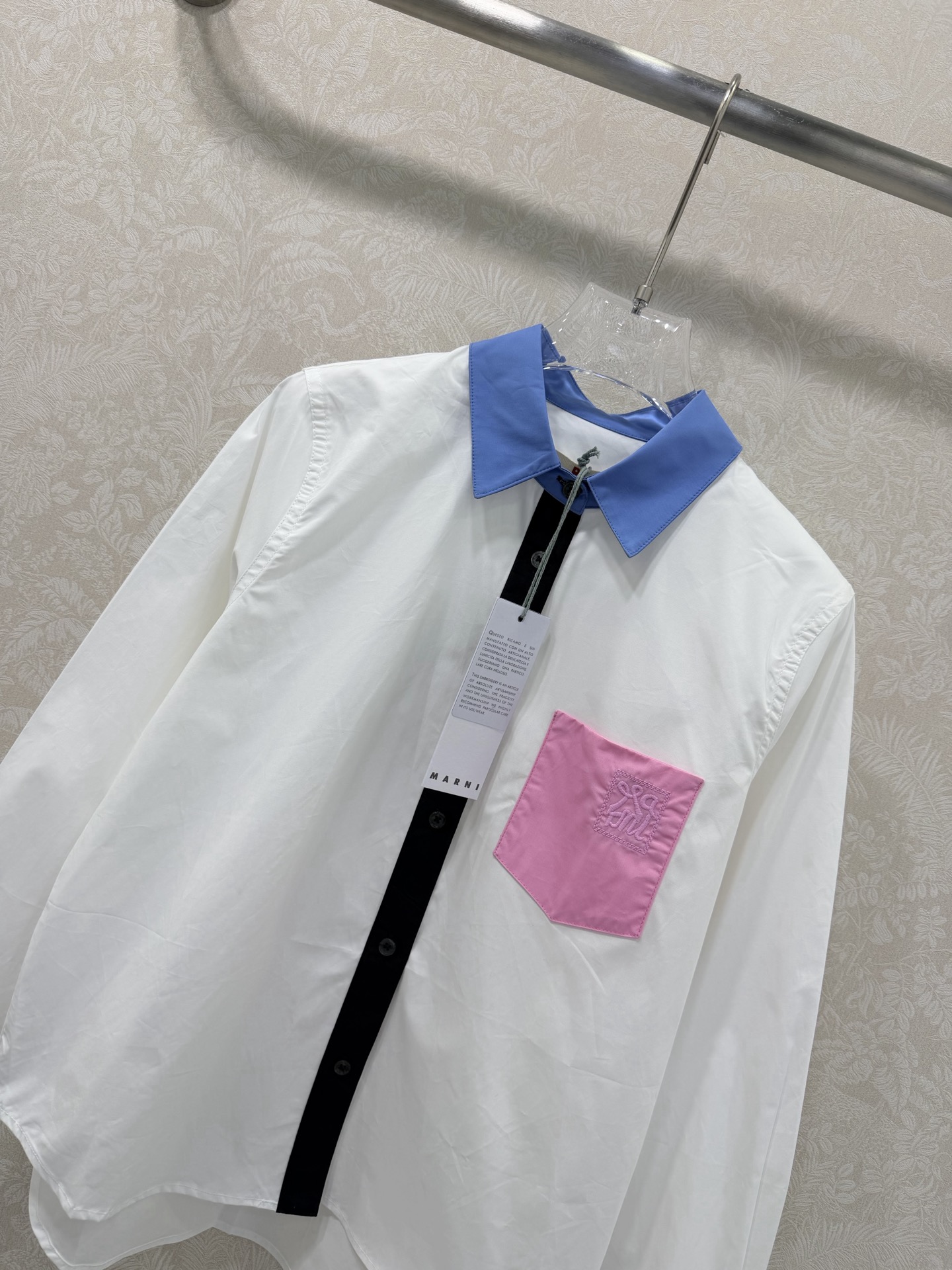 🔥🔥Marni*26早春 撞色拼接翻领衬衣 定制YB进口斜纹全棉材质 透气舒适有型 领边前襟沿用拼接形成