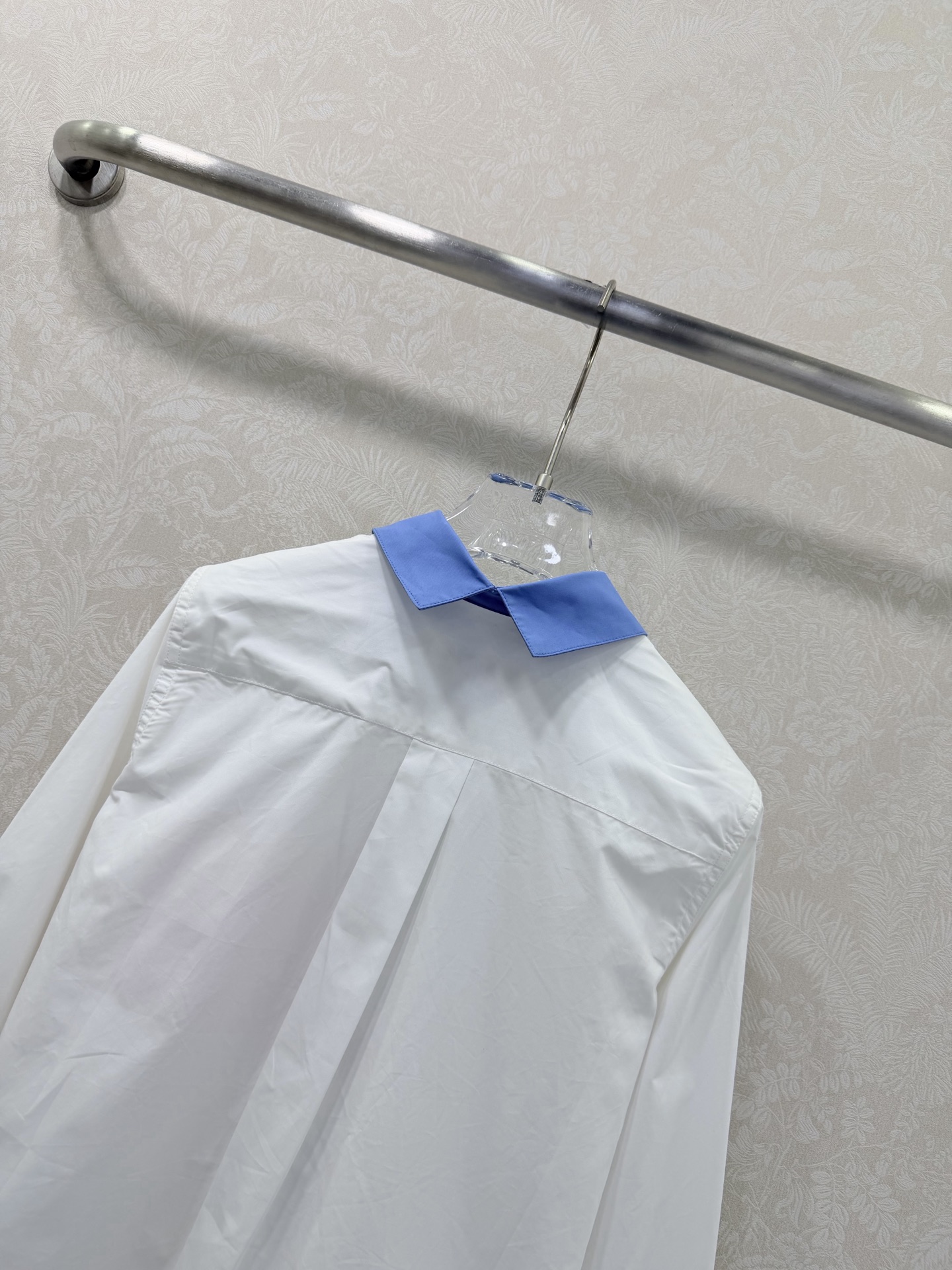 🔥🔥Marni*26早春 撞色拼接翻领衬衣 定制YB进口斜纹全棉材质 透气舒适有型 领边前襟沿用拼接形成