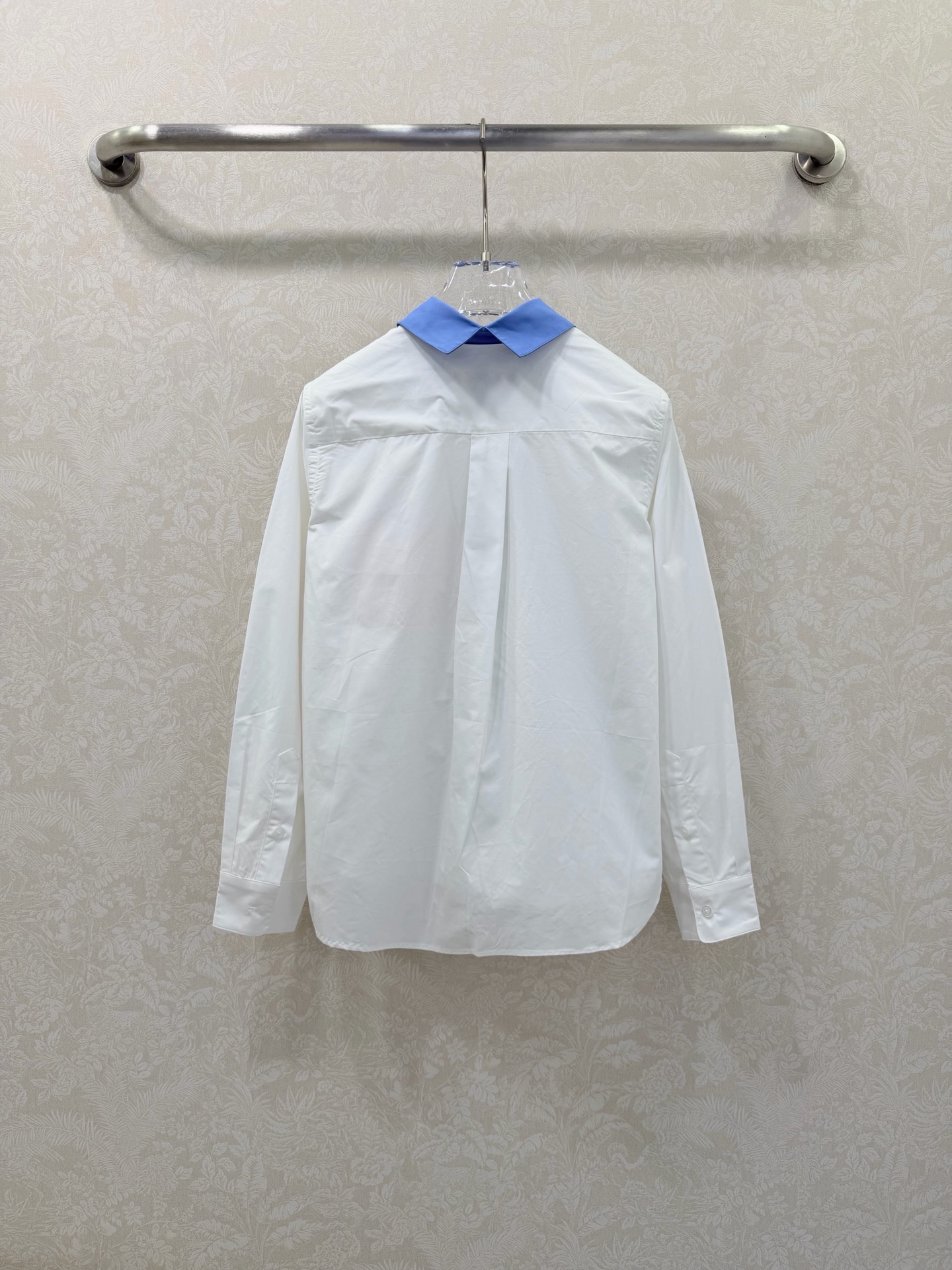 🔥🔥Marni*26早春 撞色拼接翻领衬衣 定制YB进口斜纹全棉材质 透气舒适有型 领边前襟沿用拼接形成