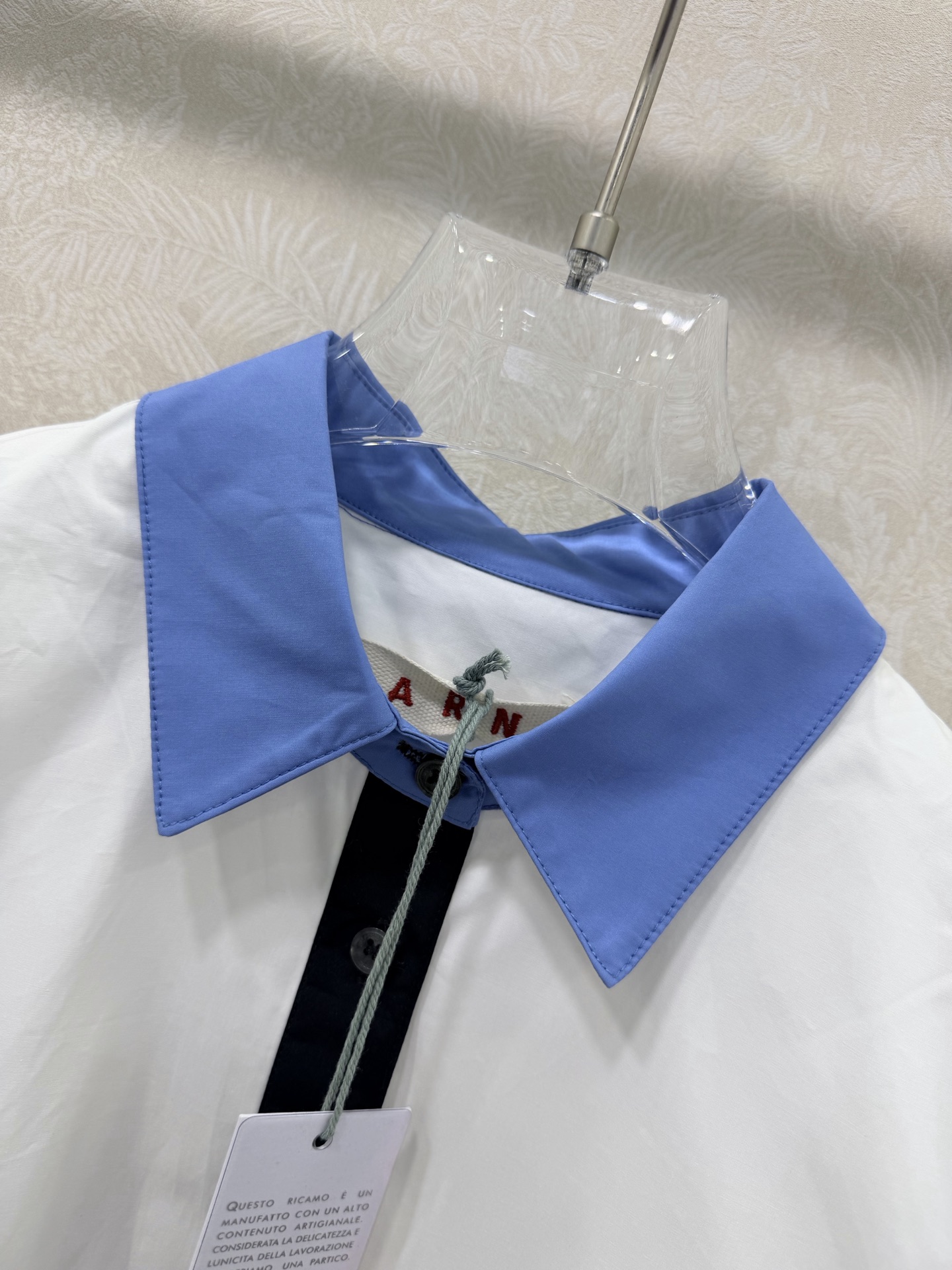 🔥🔥Marni*26早春 撞色拼接翻领衬衣 定制YB进口斜纹全棉材质 透气舒适有型 领边前襟沿用拼接形成