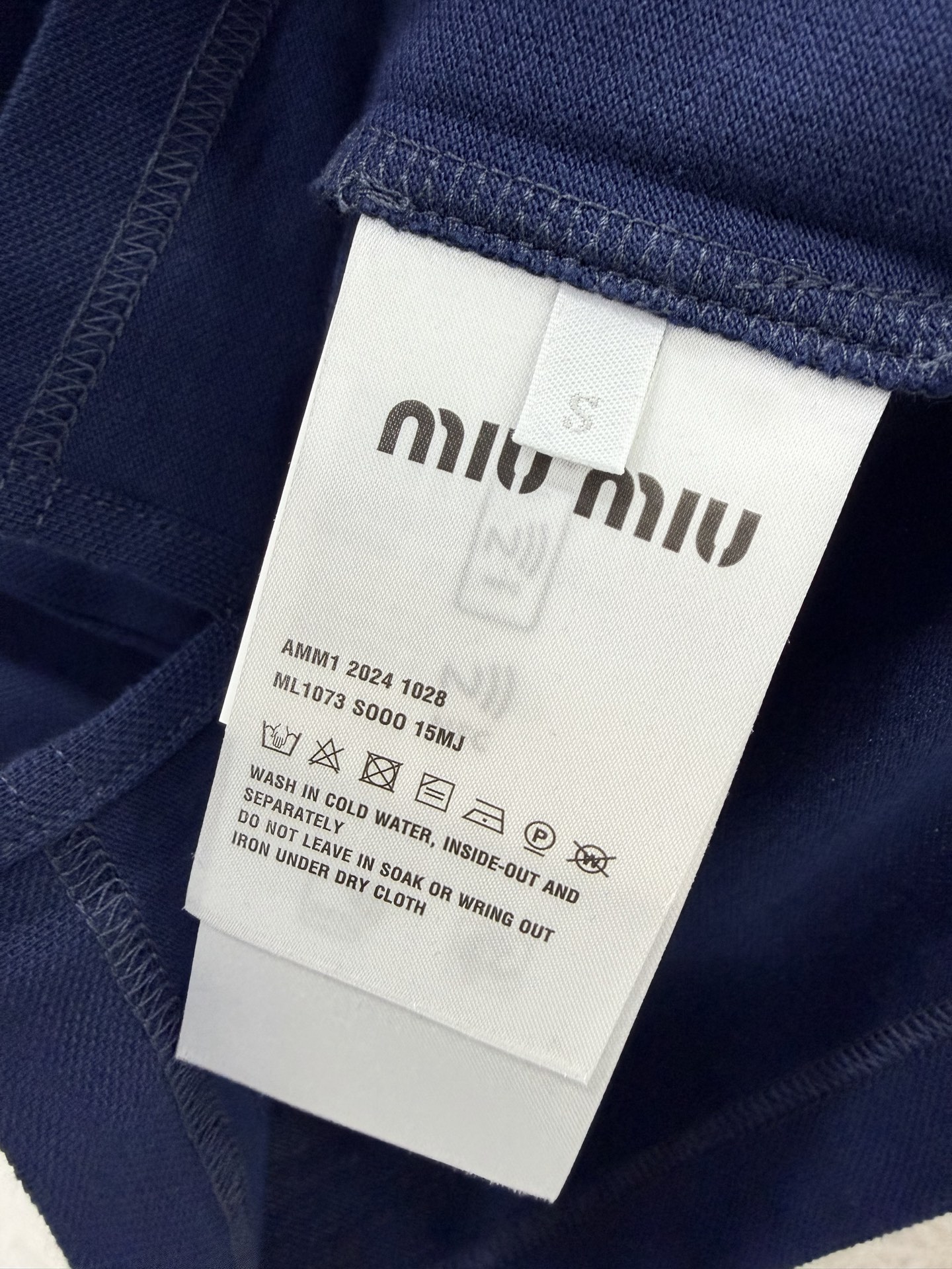 🔥🔥Miumi*25新款翻领短袖polo上衣 定制YB朱地全棉材质 自带空洞吸湿透气半开襟钮扣处理 成衣