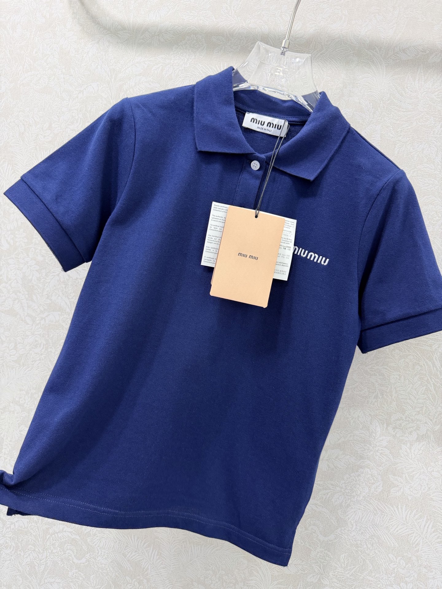 🔥🔥Miumi*25新款翻领短袖polo上衣 定制YB朱地全棉材质 自带空洞吸湿透气半开襟钮扣处理 成衣