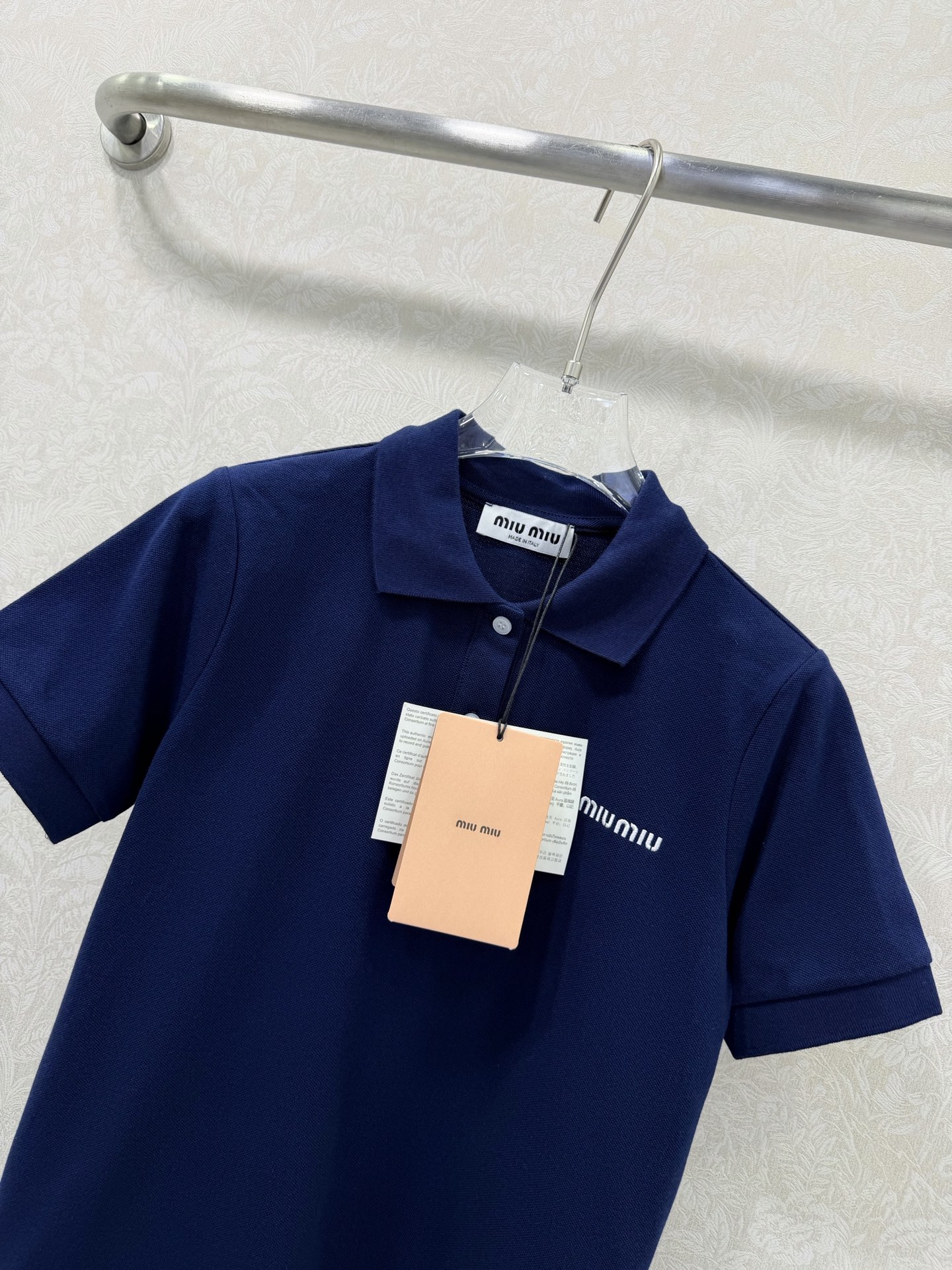 🔥🔥Miumi*25新款翻领短袖polo上衣 定制YB朱地全棉材质 自带空洞吸湿透气半开襟钮扣处理 成衣