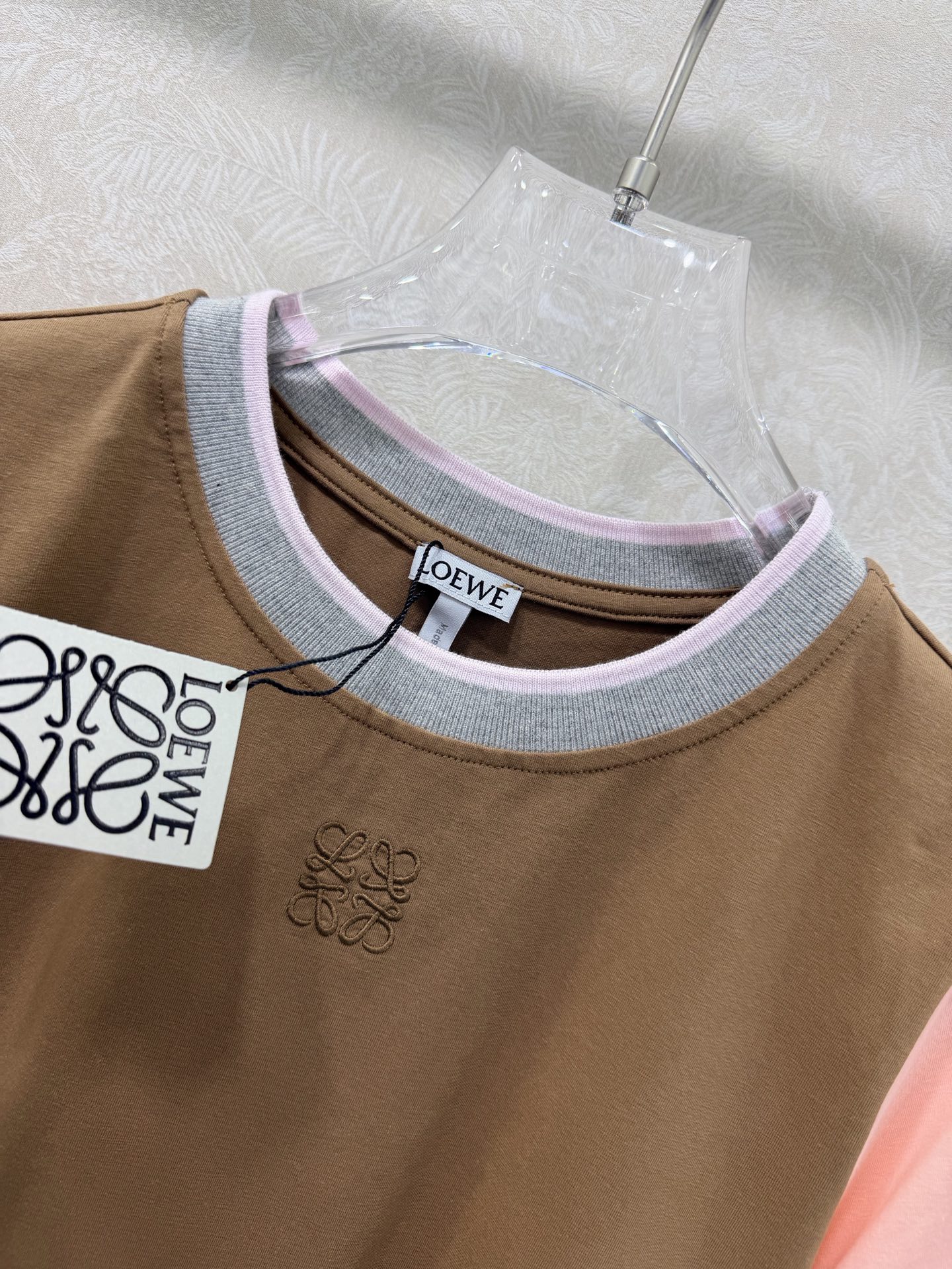 🔥🔥LOEW* 26早春新款撞色弹力短袖T恤 高版出品！胸前logo刺绣 高弹纯棉面料，贴身不紧绷；软而