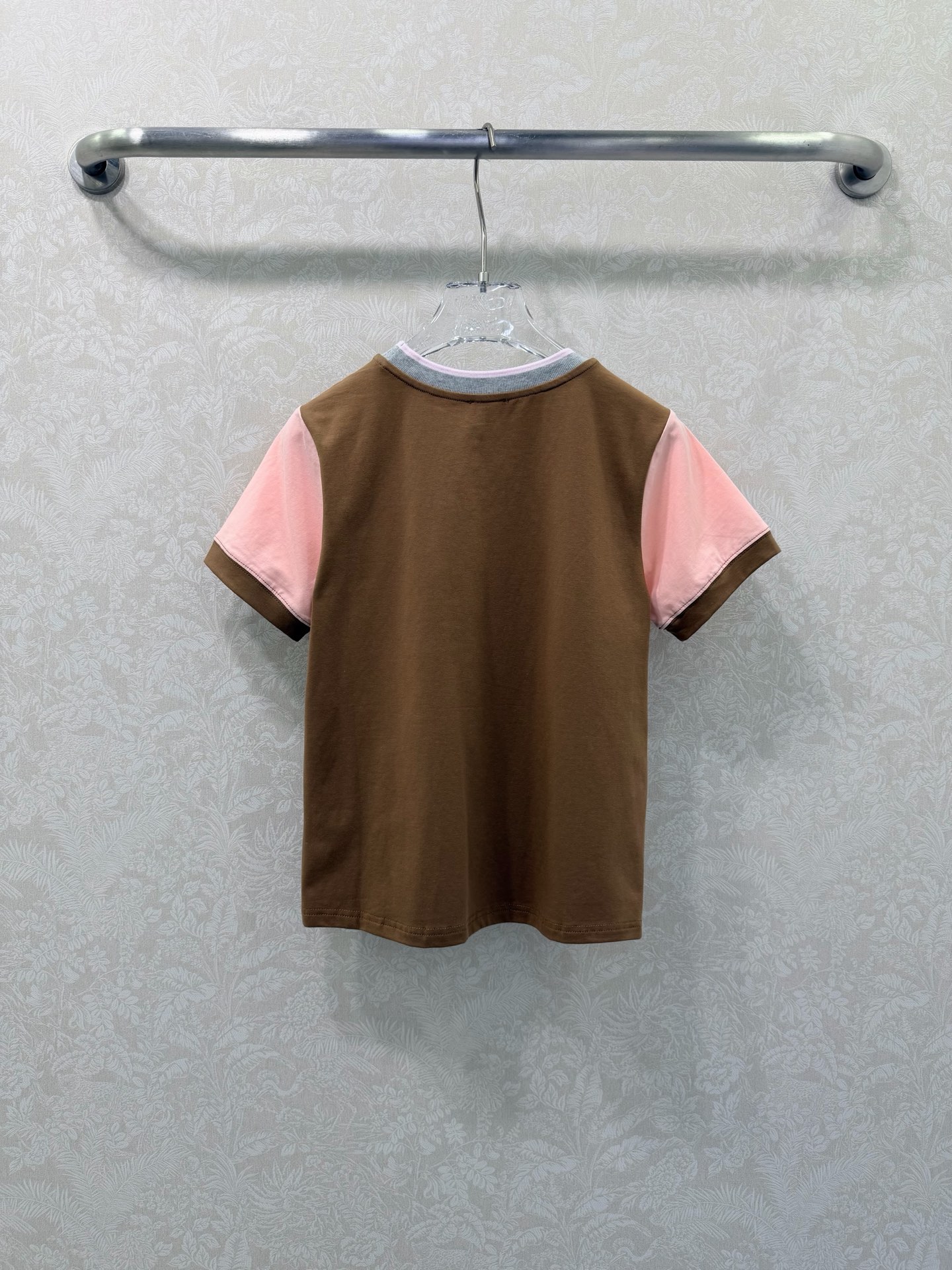 🔥🔥LOEW* 26早春新款撞色弹力短袖T恤 高版出品！胸前logo刺绣 高弹纯棉面料，贴身不紧绷；软而