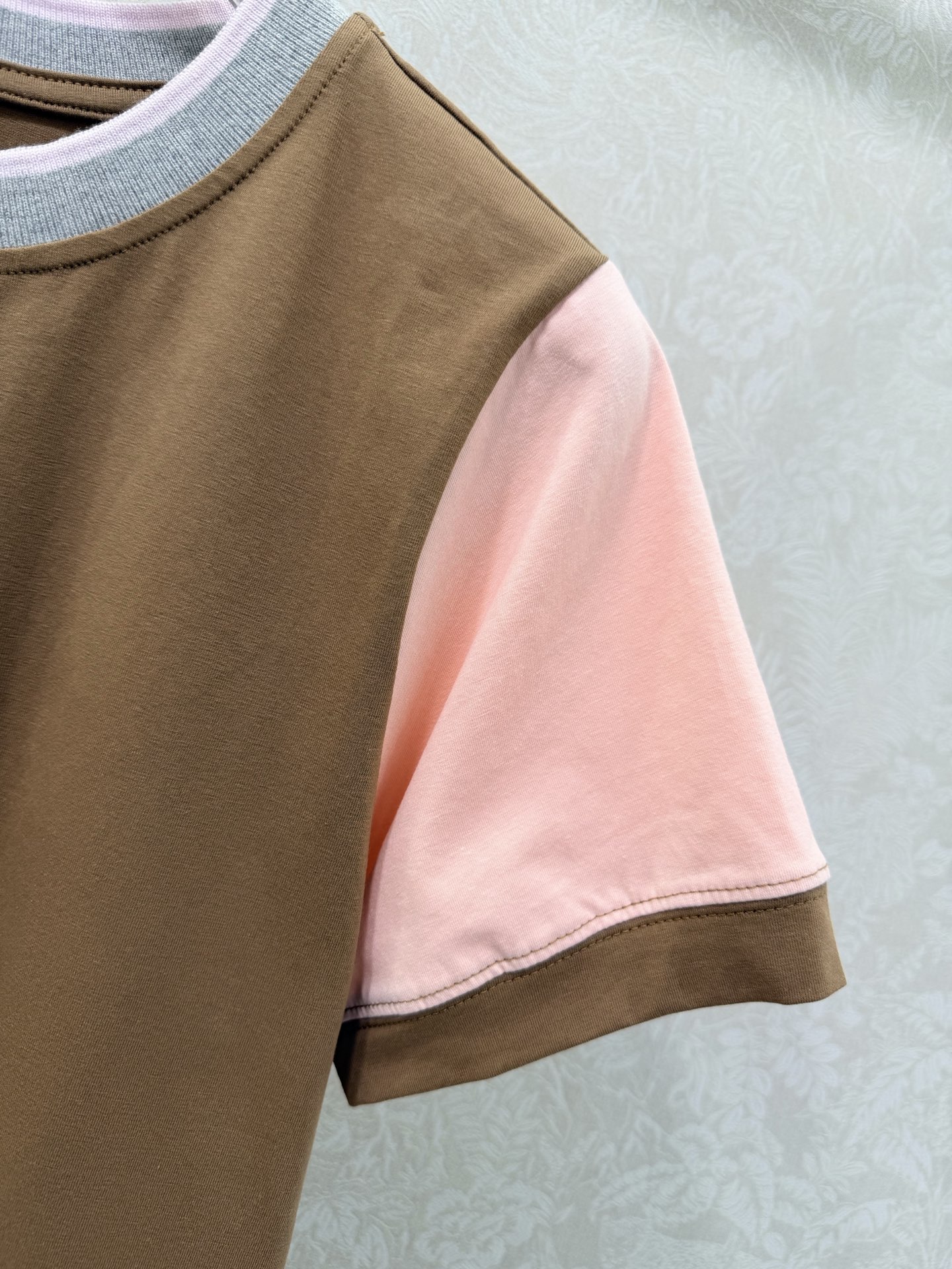 🔥🔥LOEW* 26早春新款撞色弹力短袖T恤 高版出品！胸前logo刺绣 高弹纯棉面料，贴身不紧绷；软而