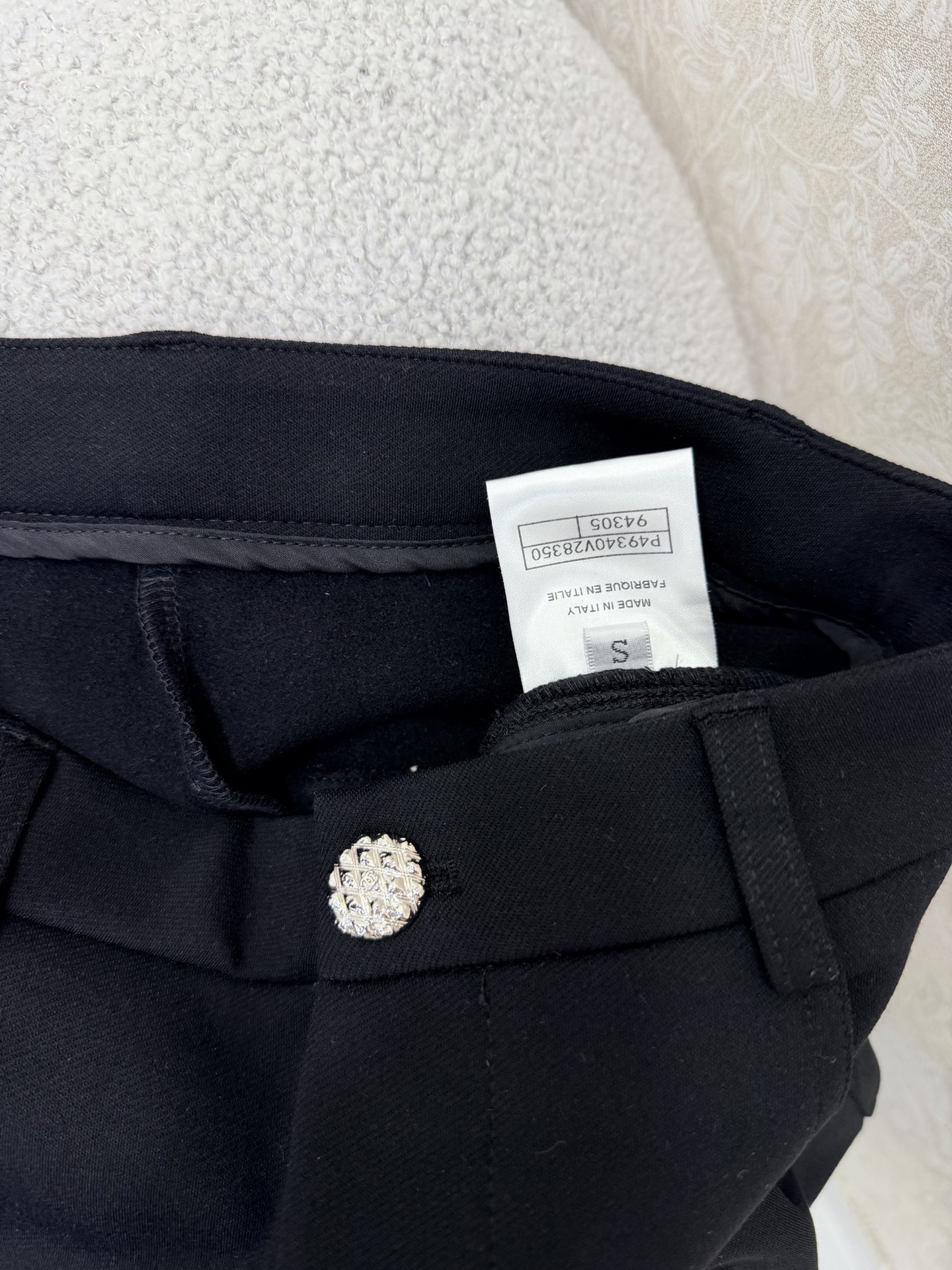 🔥🔥chan*l 26早春最新系列高腰微喇长裤 定制弹力棉材质 腰头定制五金点缀 后双口袋双C五金 点缀