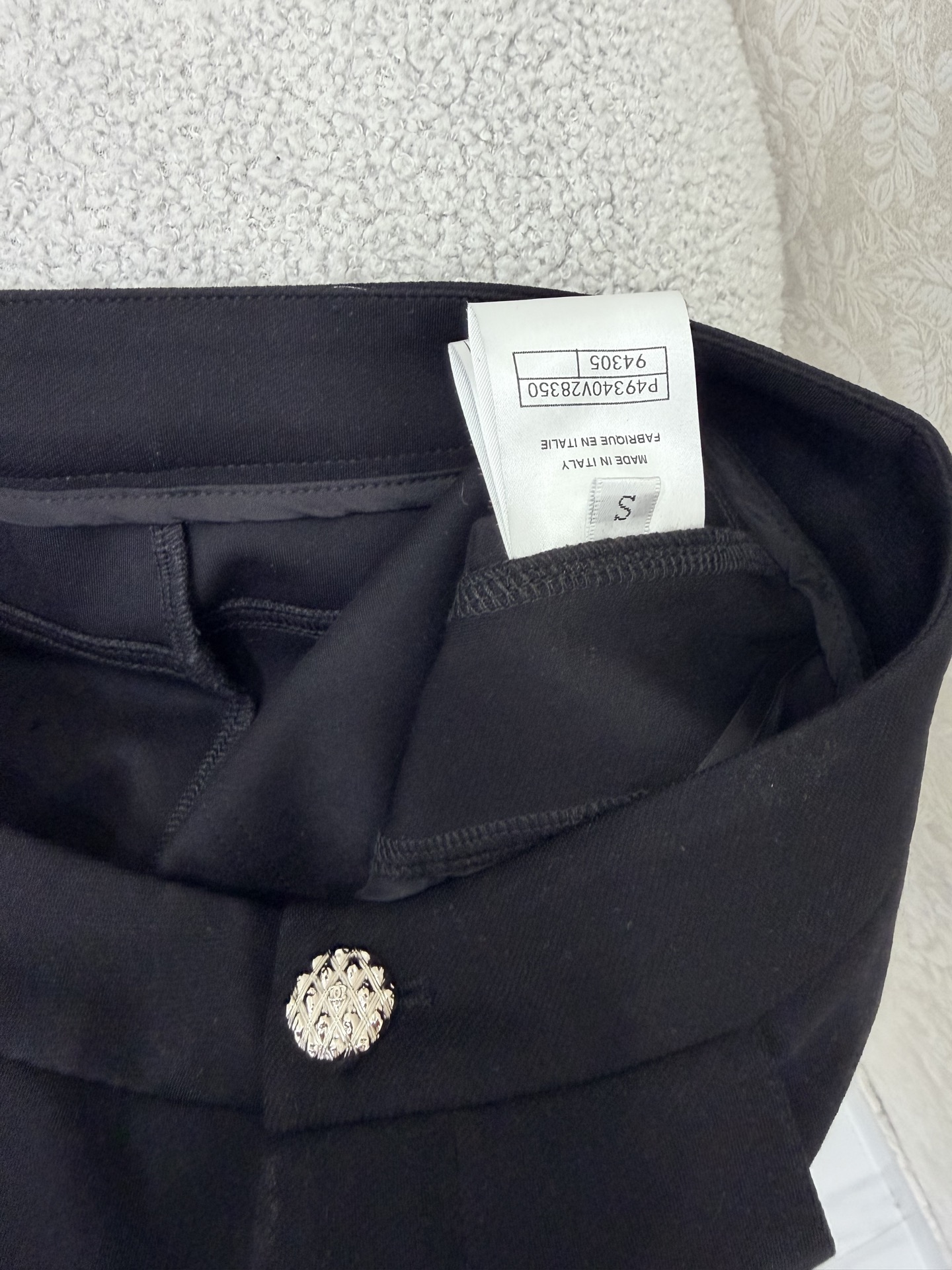 🔥🔥chan*l 26早春最新系列高腰微喇长裤 定制弹力棉材质 腰头定制五金点缀 后双C刺绣点缀 细节感