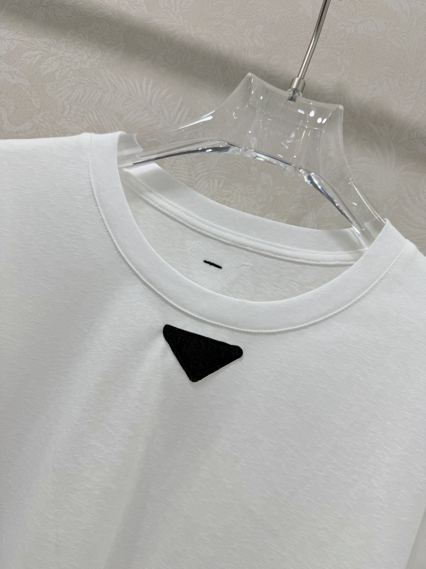 🔥🔥PRAD* 26新款圆领纯棉长袖T恤 圆领胸前倒三角字母装饰 后背刺绣 随性又时髦基础款也能搭出N种