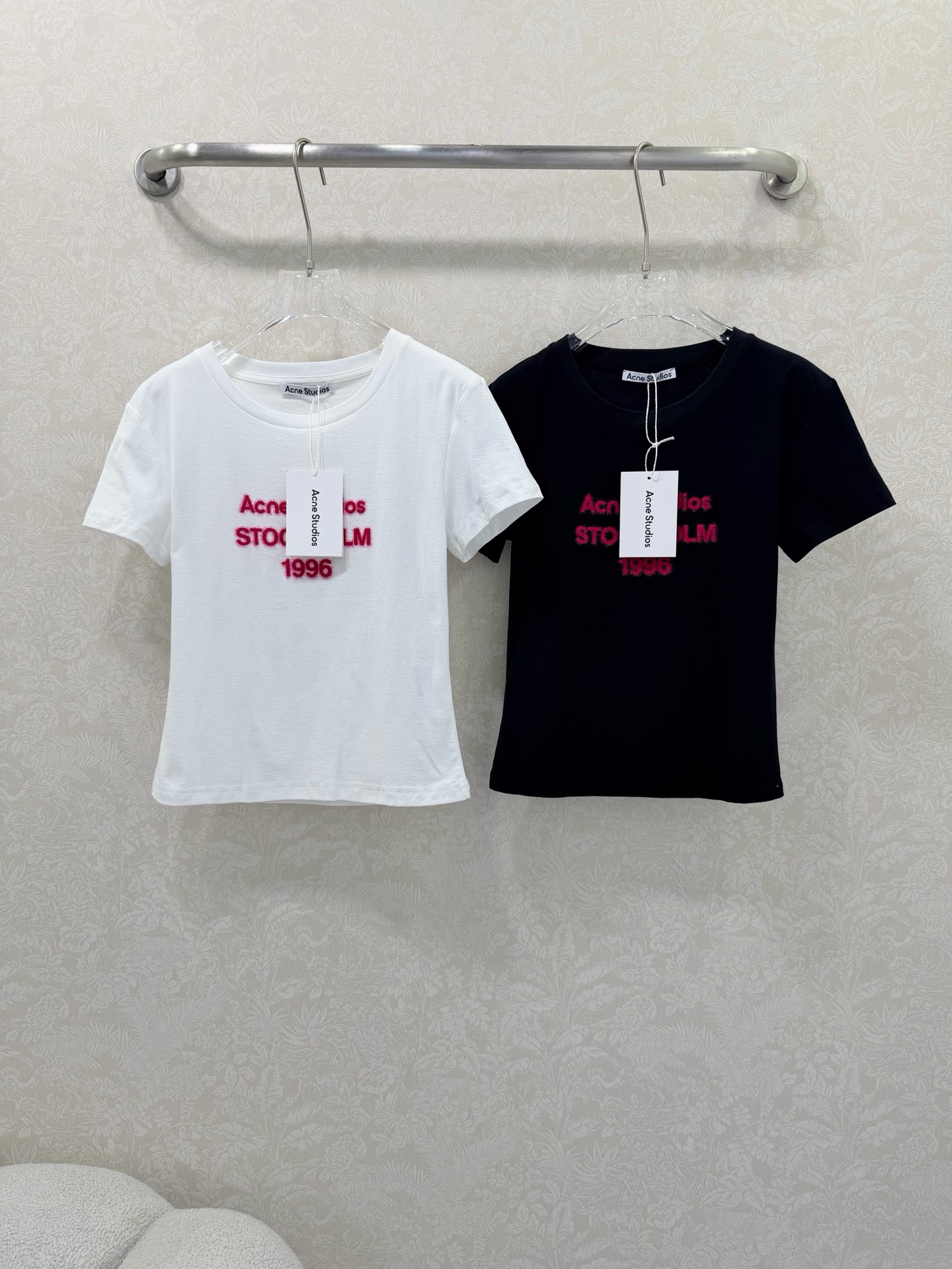 🔥🔥Acne studi* 26Ss限定新款 1966字母印花植绒短袖 顶级高版出品！经典的白黑底色撞亮