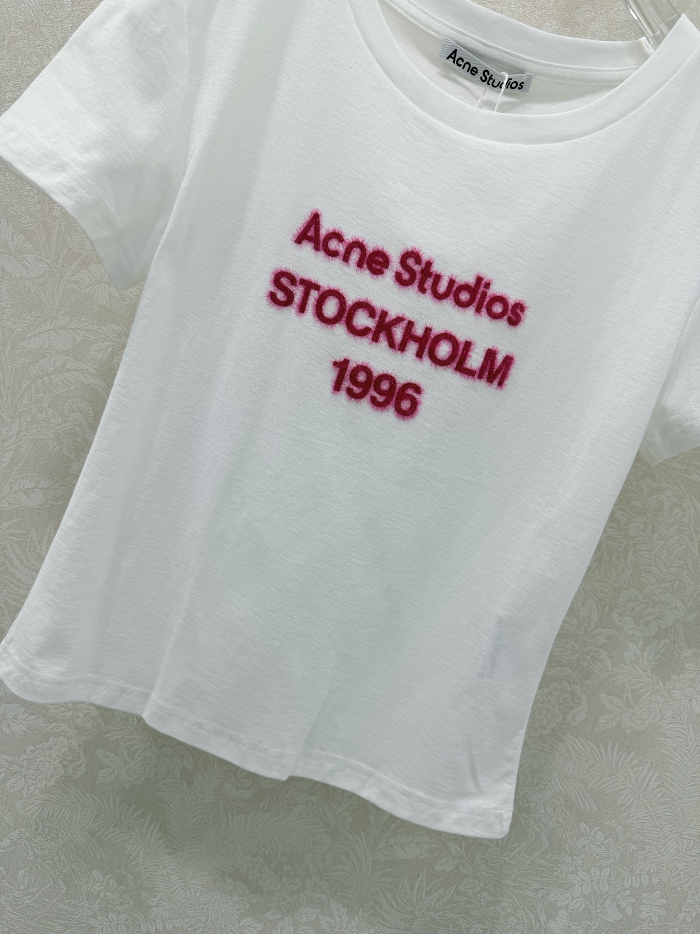 🔥🔥Acne studi* 26Ss限定新款 1966字母印花植绒短袖 顶级高版出品！经典的白黑底色撞亮