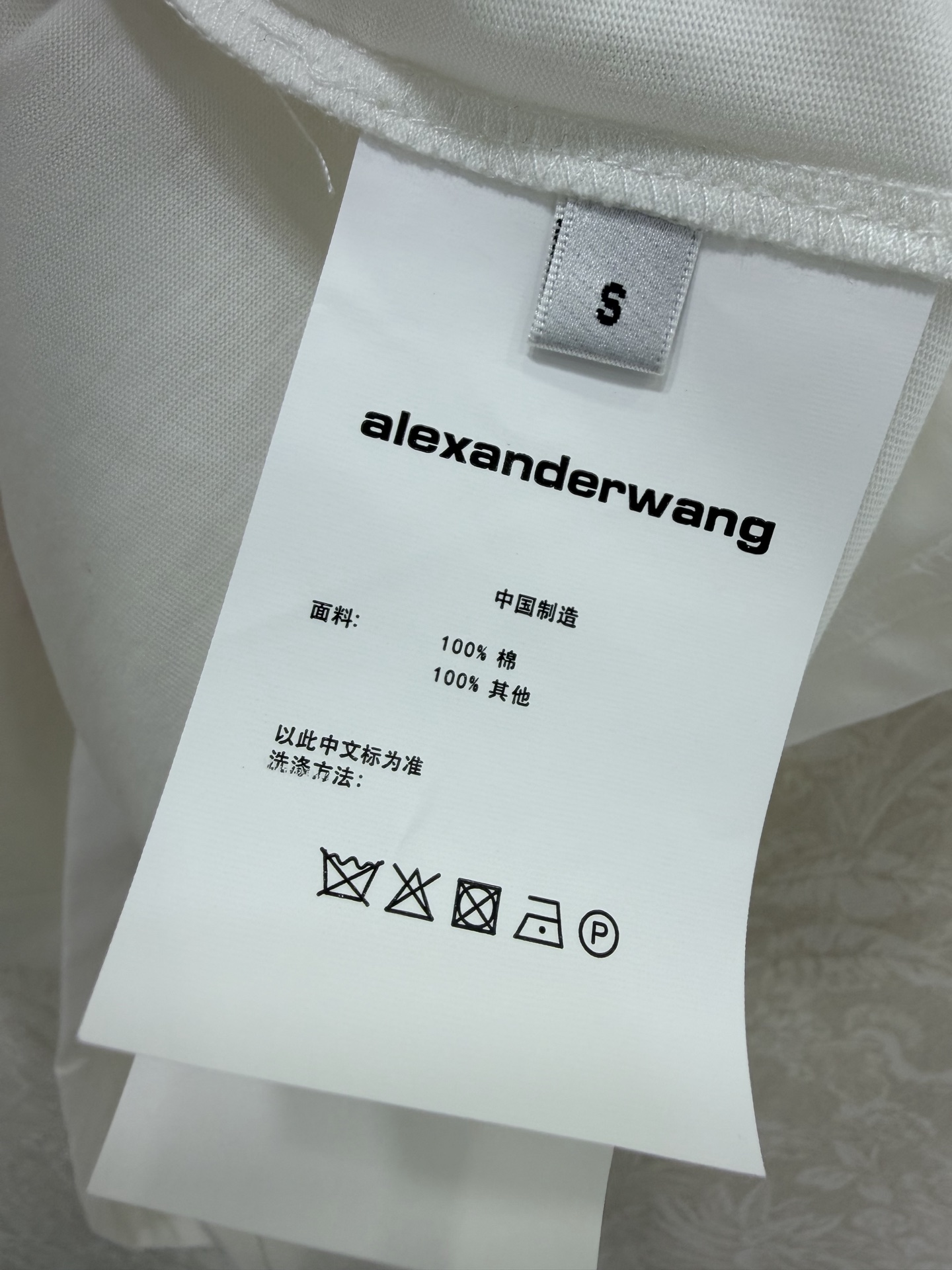 🔥🔥Alexander Wan*26早春新款短袖T恤 红唇印花 正面红唇+冰块图案 甜酷风格超吸睛 辨识