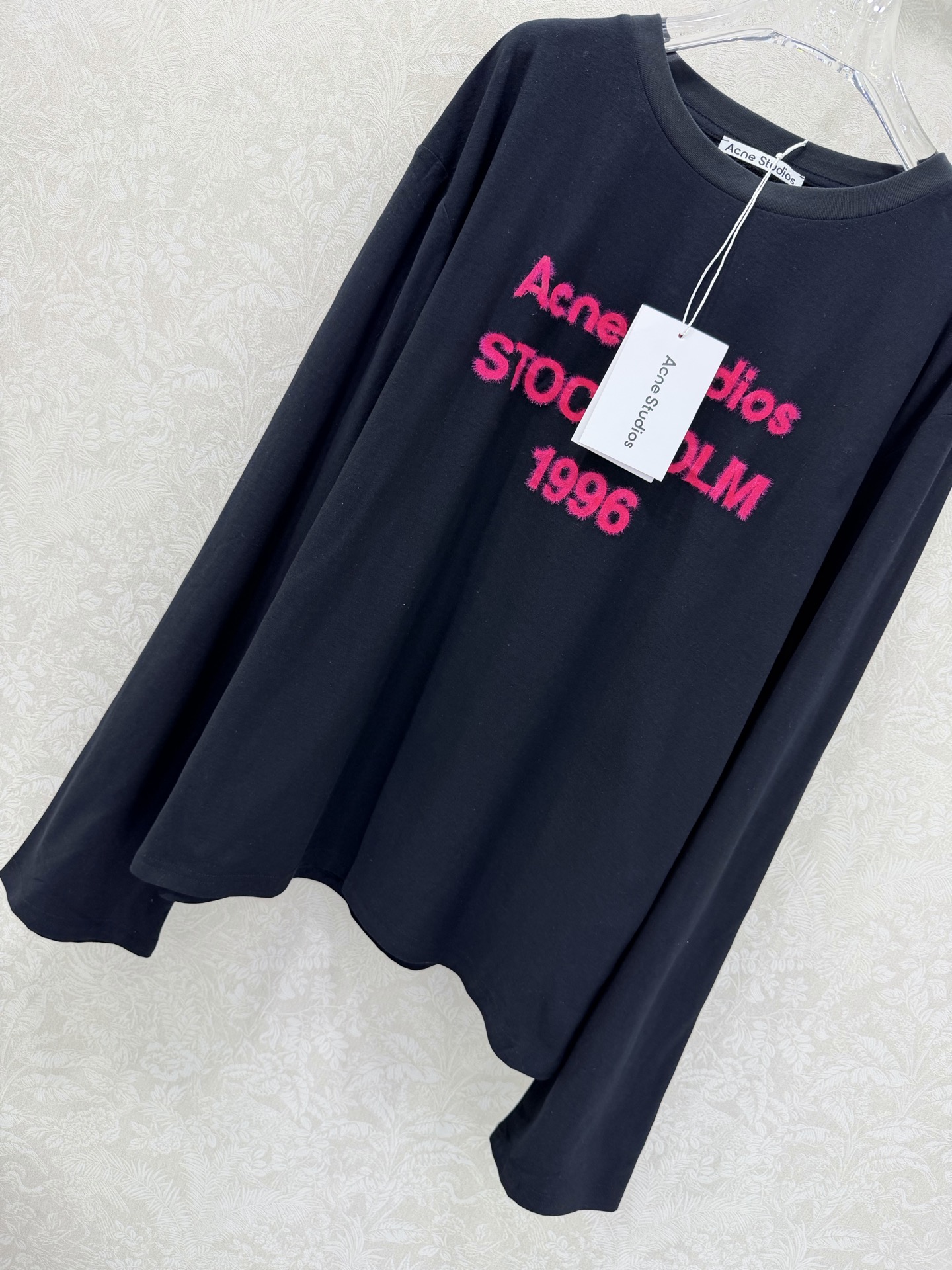 🔥🔥Acne studi* 26Ss限定新款 1966字母印花植绒长袖上衣 顶级高版出品！经典的白黑底色