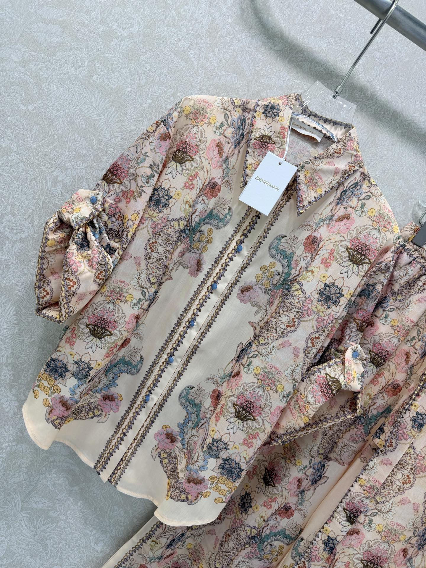 🔥🔥Zimmerman*兹/默曼 26早春新款套装 卷袖衬衣➕阔腿裤的组合。整体定位繁花锦簇复古印花绝绝