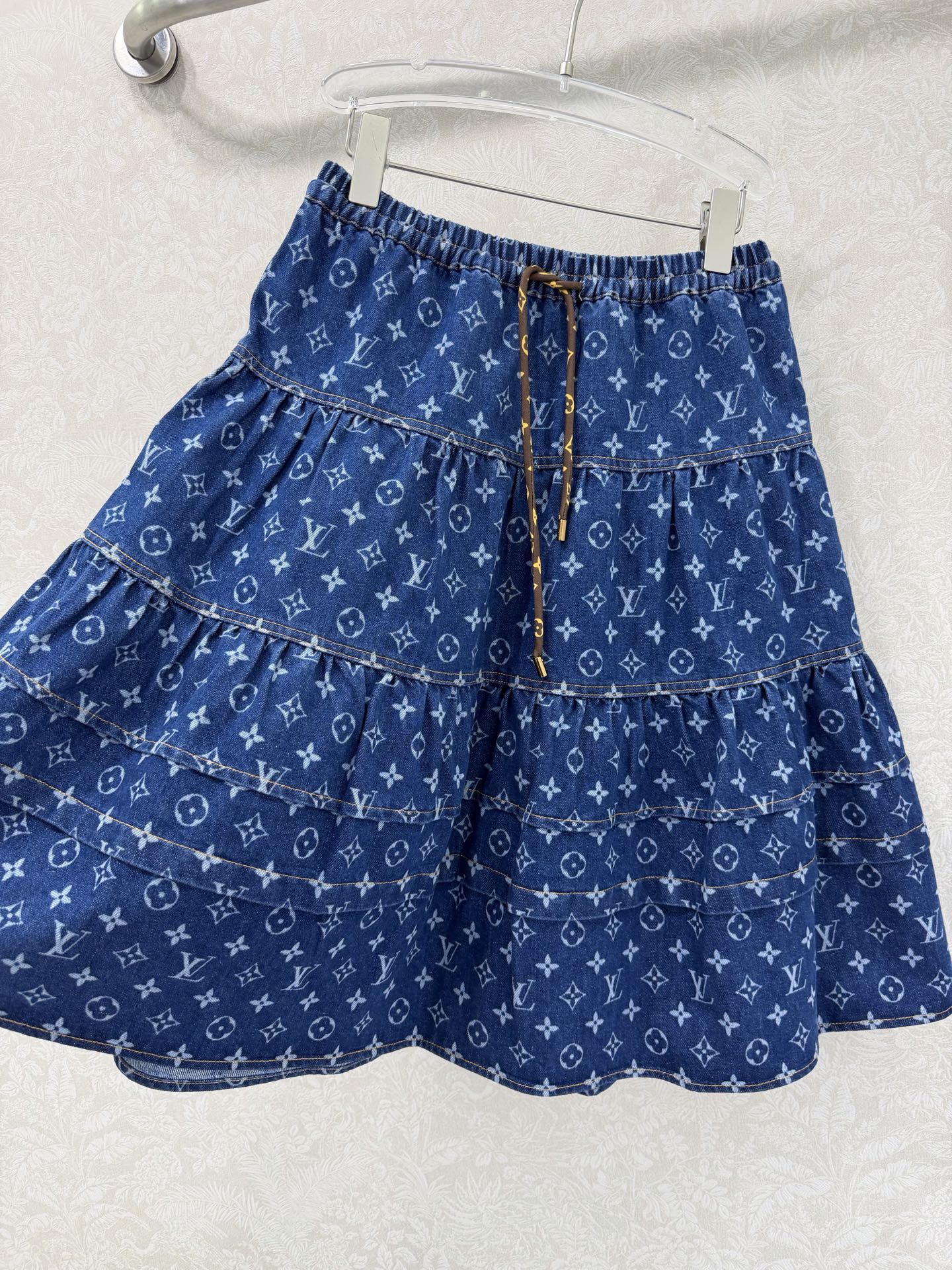 🔥🔥Louis Vuitt*n26新款经典老花牛仔系列 夹克外套+短裙+衬衣 同步上新🩵 经典老花牛仔花