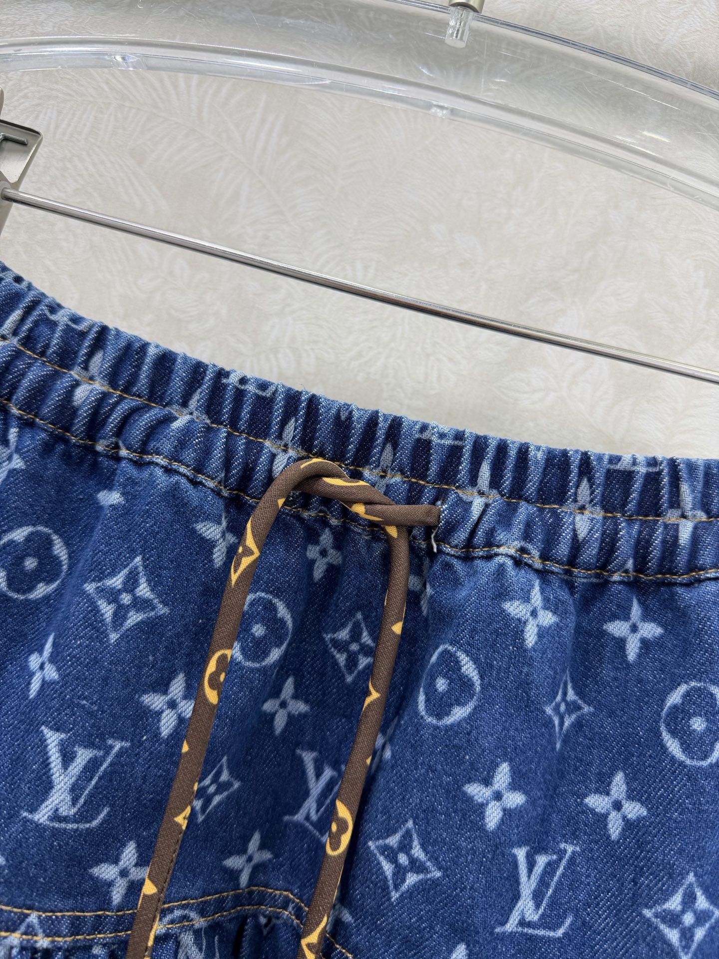 🔥🔥Louis Vuitt*n26新款经典老花牛仔系列 夹克外套+短裙+衬衣 同步上新🩵 经典老花牛仔花