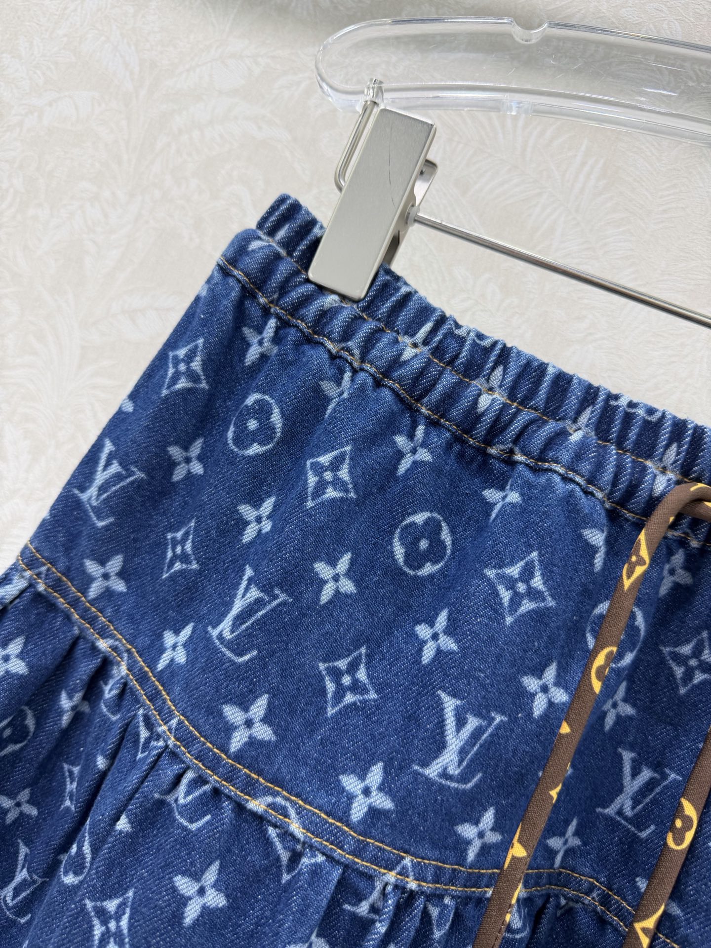 🔥🔥Louis Vuitt*n26新款经典老花牛仔系列 夹克外套+短裙+衬衣 同步上新🩵 经典老花牛仔花