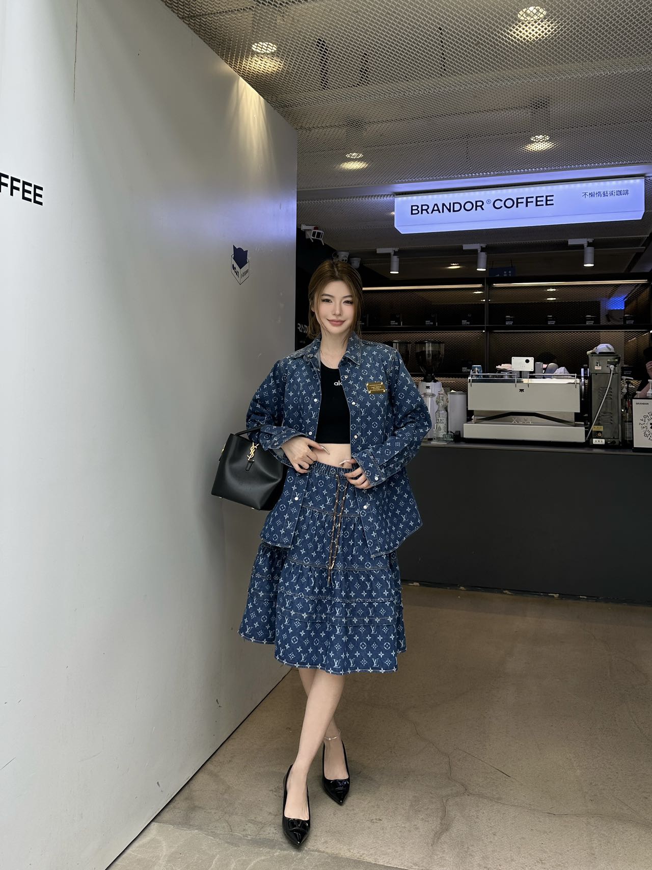 NO:720364,Model upper body picture, the whole set is sold separately, Louis Vuitton-clothing, louis vuitton,19860909模特上身图 整套有 分开出售,路易威登-服装,louis vuitton,,Women's clothing