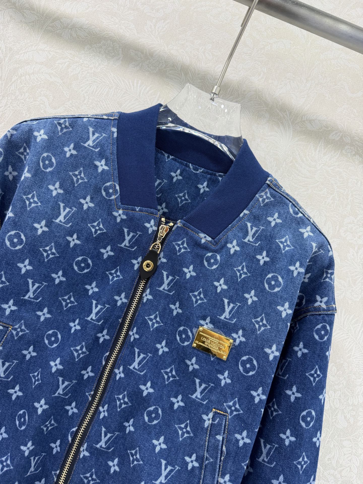 🔥🔥Loui*Vuitto*26新款经典老花牛仔系列 夹克外套+短裙+衬衣 同步上新🩵 经典老花牛仔花色