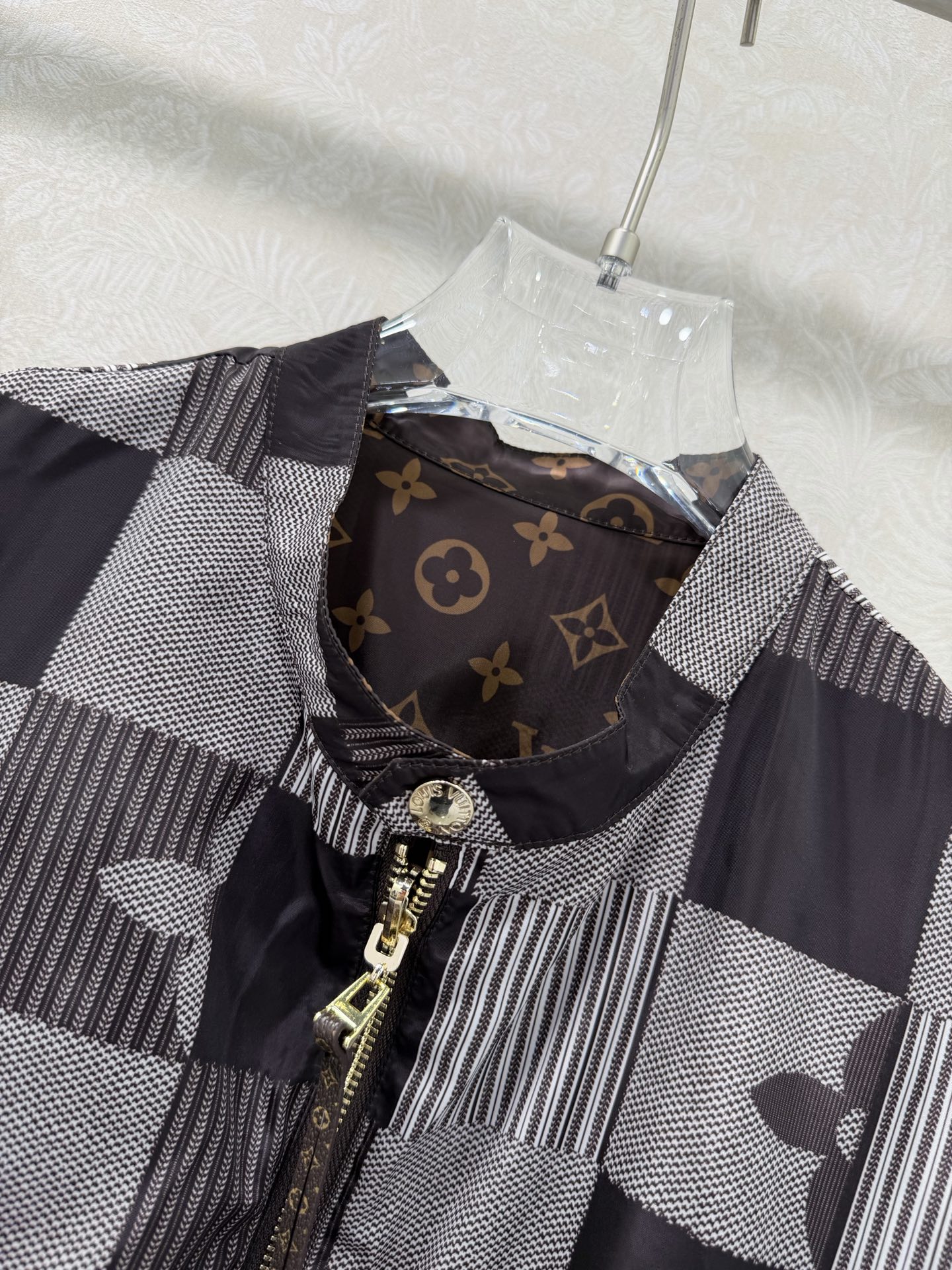 🔥🔥LOUIS VUITT*N路易/威登26早春新款双面可穿夹克外套 经典方格➕老花的搭配 棒球服夹克版