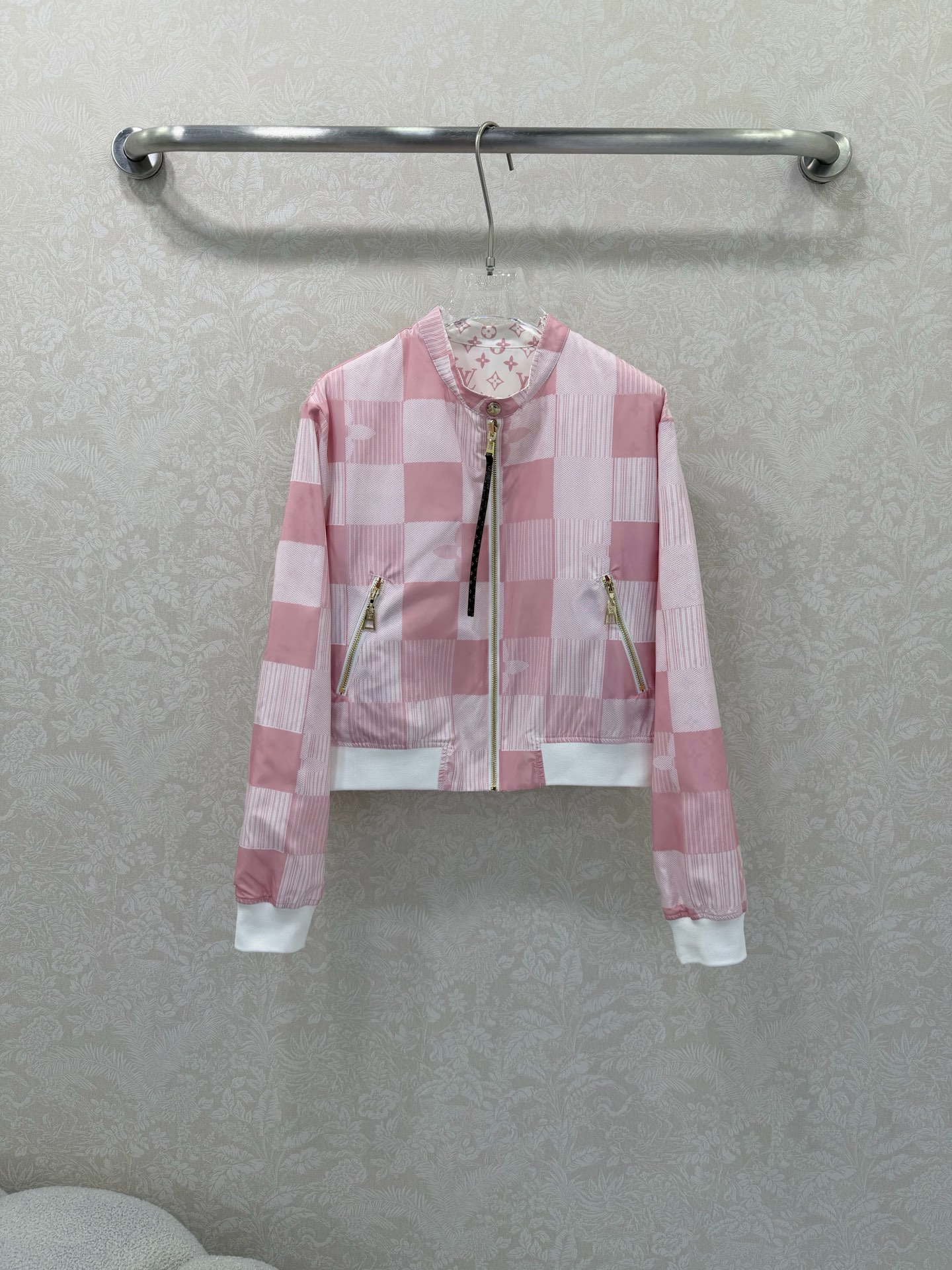 🔥🔥LOUIS VUITT*N路易/威登26早春新款双面可穿夹克外套 经典方格➕老花的搭配 棒球服夹克版