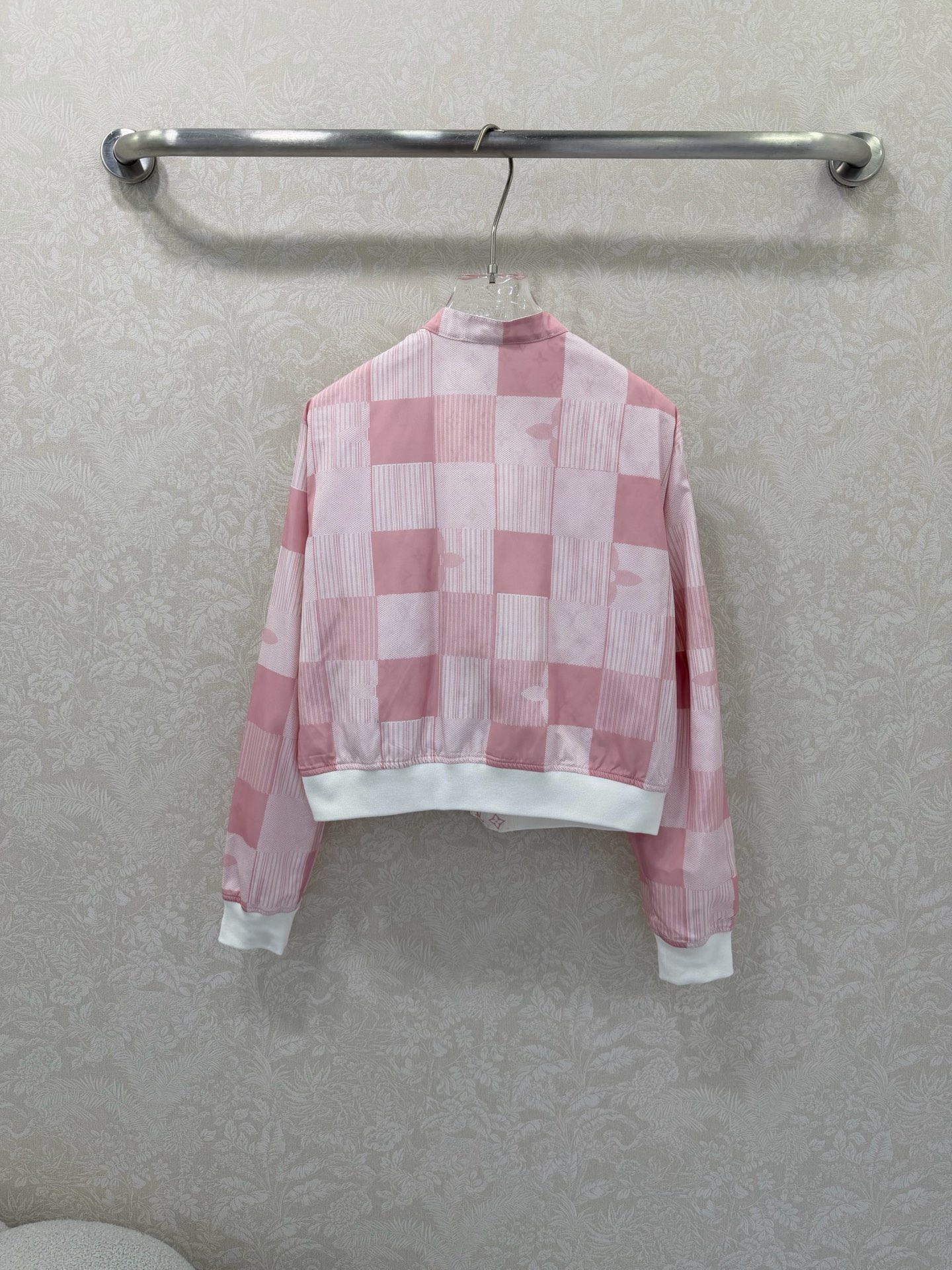 🔥🔥LOUIS VUITT*N路易/威登26早春新款双面可穿夹克外套 经典方格➕老花的搭配 棒球服夹克版