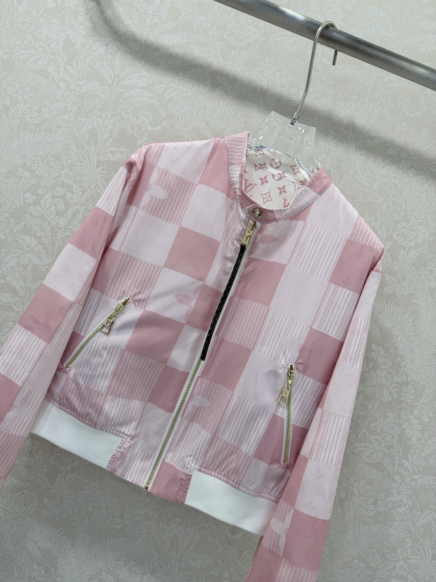 🔥🔥LOUIS VUITT*N路易/威登26早春新款双面可穿夹克外套 经典方格➕老花的搭配 棒球服夹克版