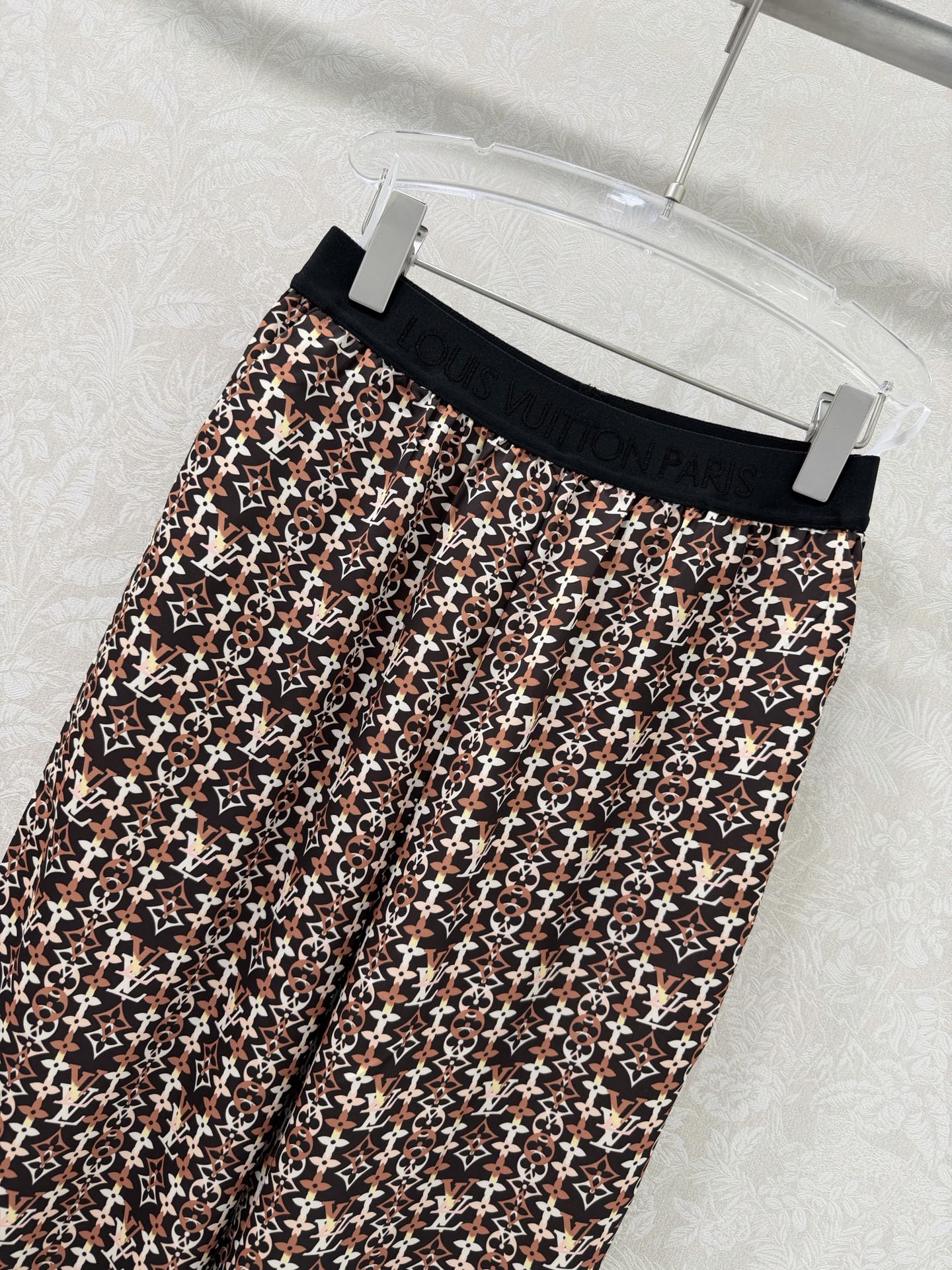 🔥🔥Louis Vuitt*n*26新款腰头字母提花织带老花字母印花阔腿长裤 裤子直筒版型无敌显瘦 设计