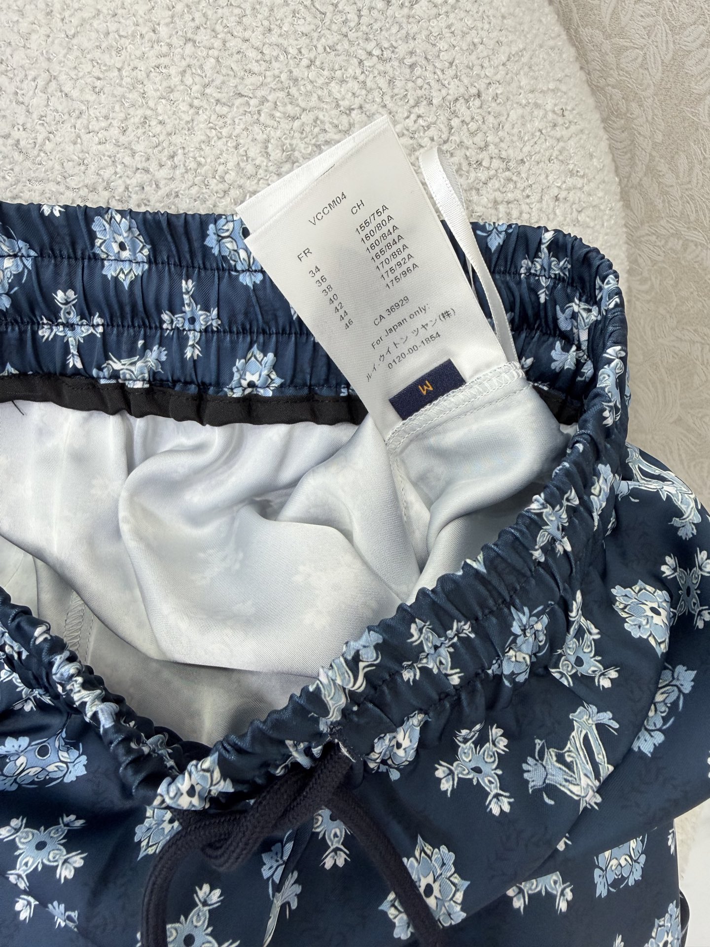 🔥🔥Louis Vuitt*n*26新款老花字母印花阔腿长裤 裤子直筒版型无敌显瘦 设计拉长人体比例 休