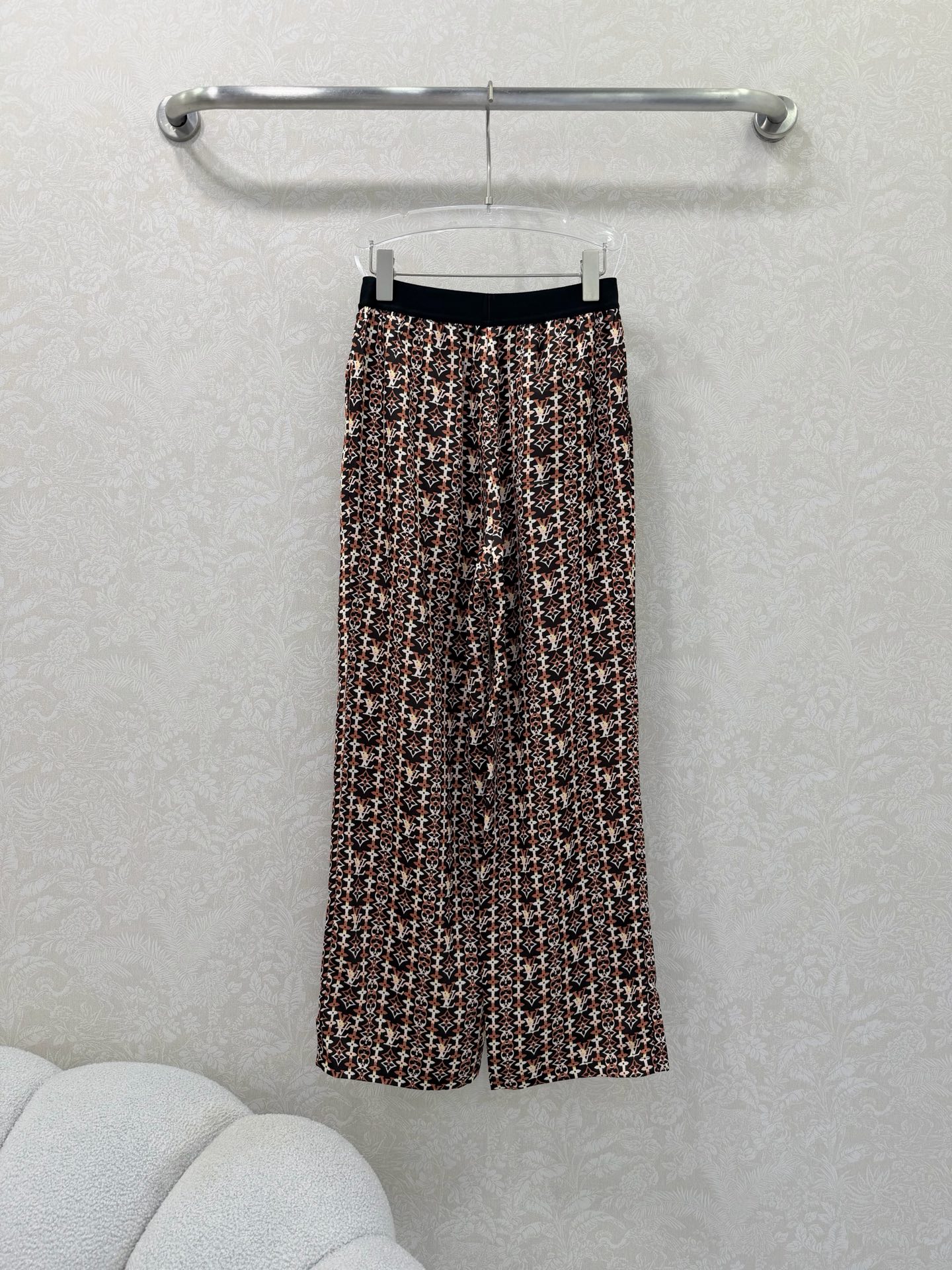 🔥🔥Louis Vuitt*n*26新款腰头字母提花织带老花字母印花阔腿长裤 裤子直筒版型无敌显瘦 设计