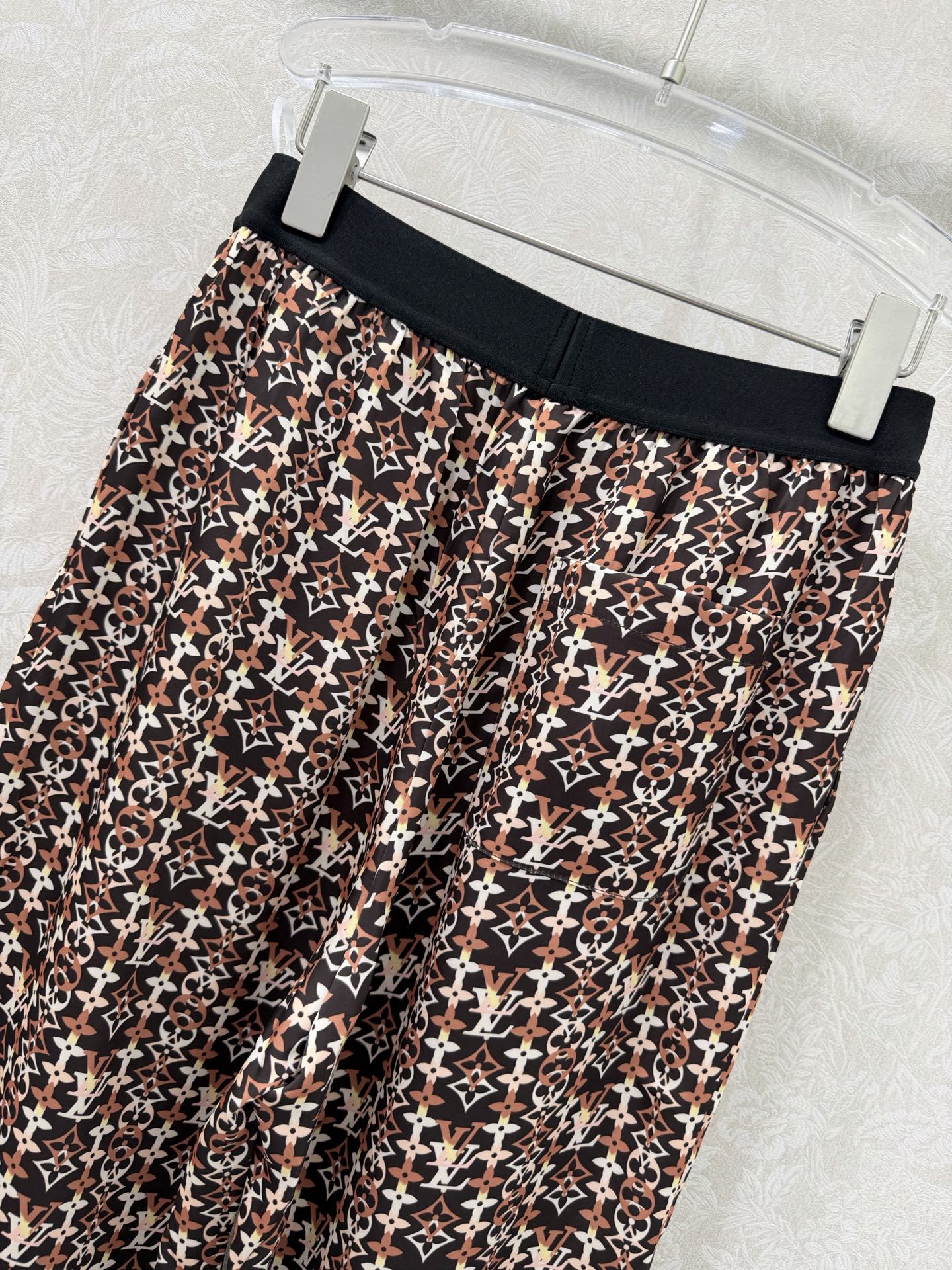 🔥🔥Louis Vuitt*n*26新款腰头字母提花织带老花字母印花阔腿长裤 裤子直筒版型无敌显瘦 设计