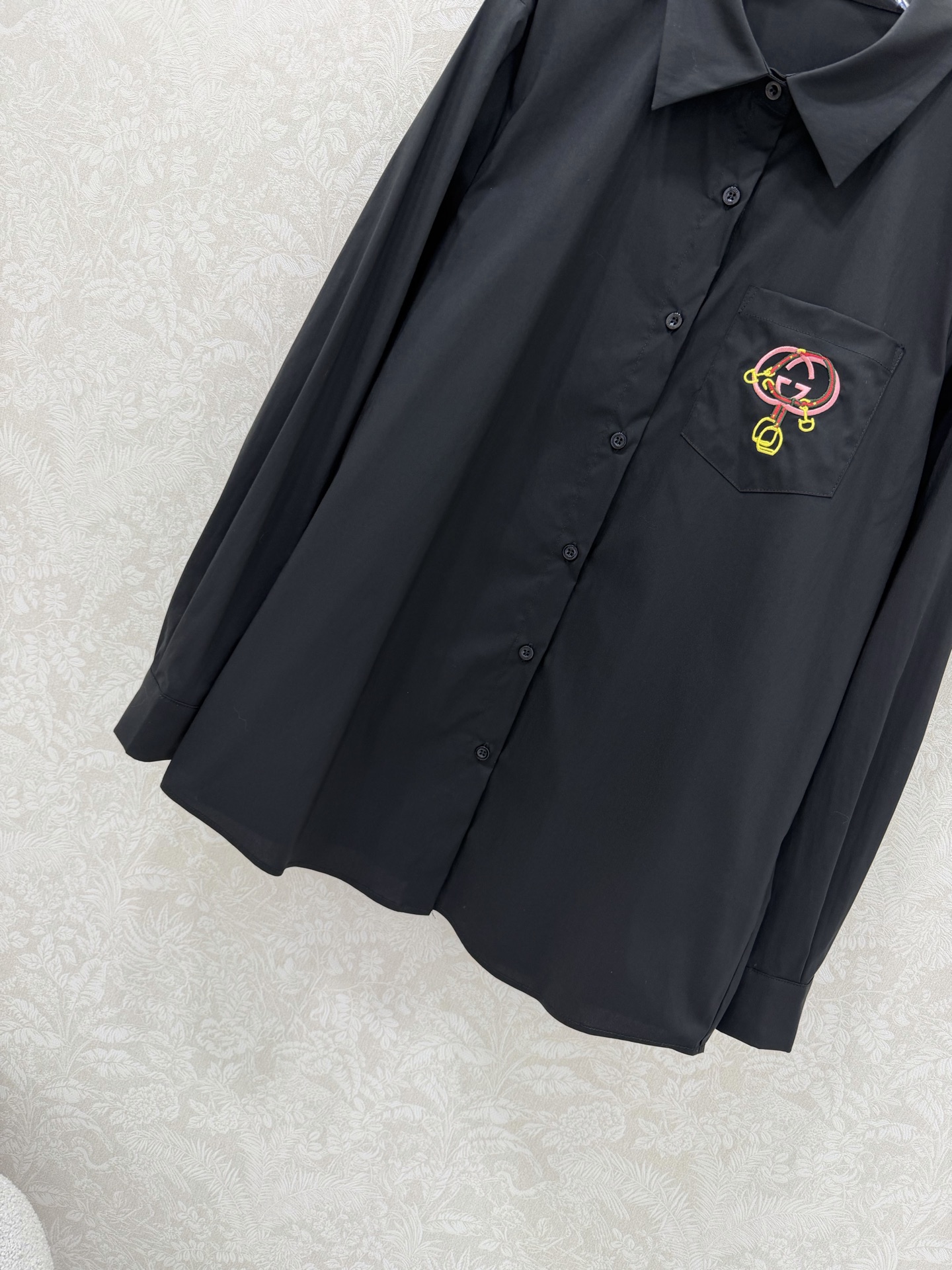 🔥🔥GUCC*26新款👑中古风衬衣 没有什么理由可以拒绝它 可A可乖的风格，版型属于谁都好驾驭的，日常通