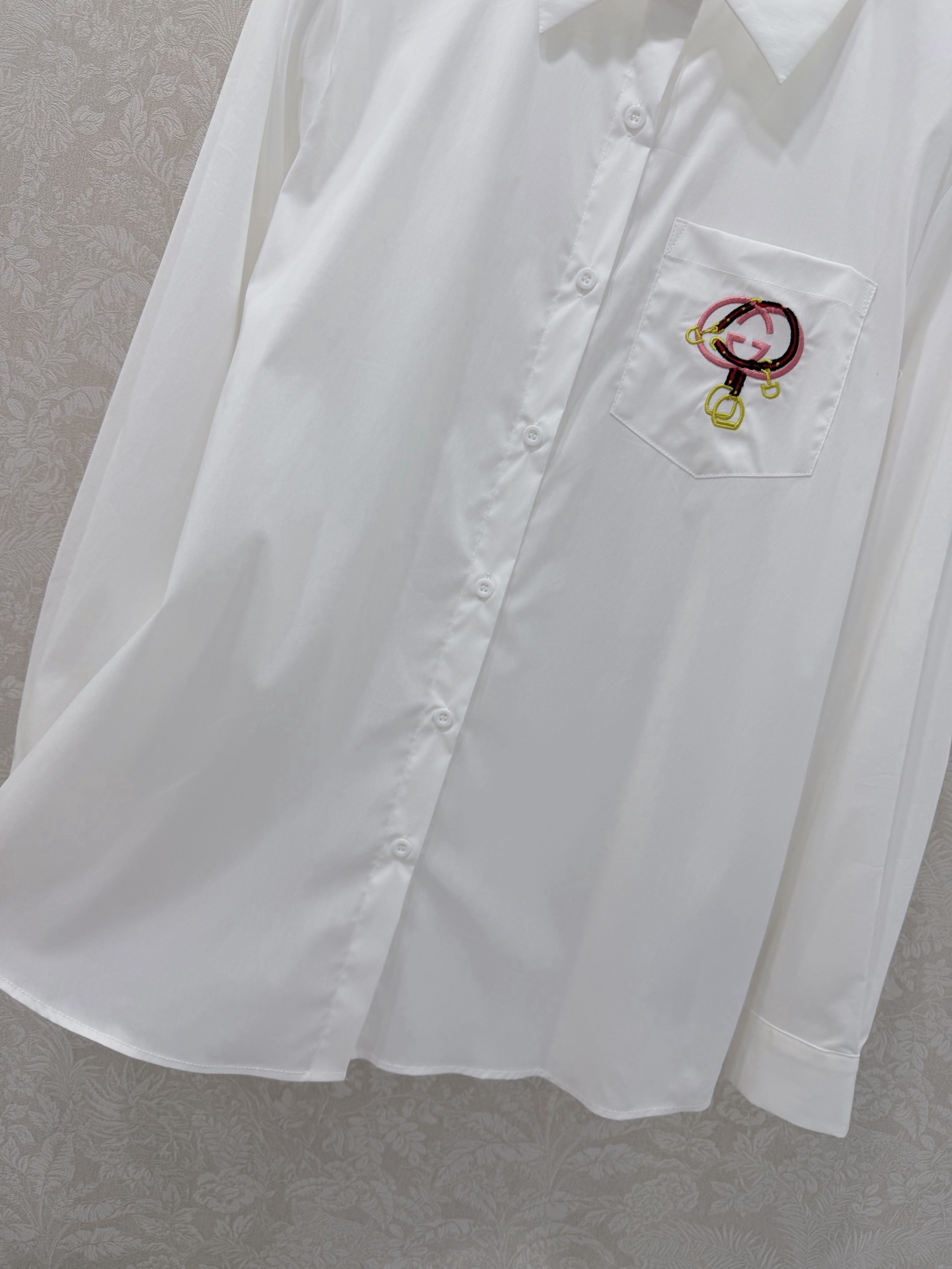 🔥🔥GUCC*26新款👑中古风衬衣 没有什么理由可以拒绝它 可A可乖的风格，版型属于谁都好驾驭的，日常通