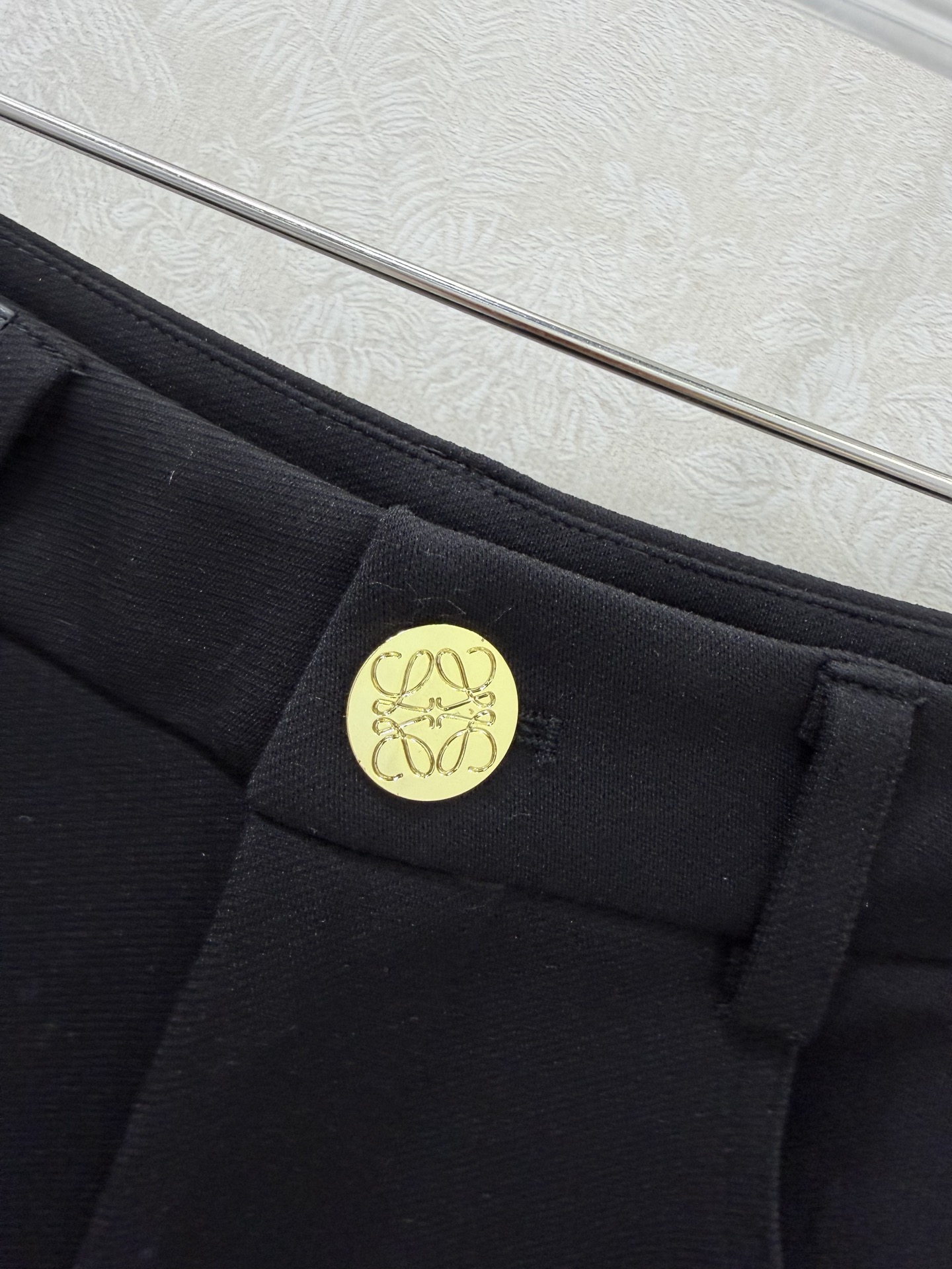 🔥🔥LOEW*26新款微喇长裤 定制弹力棉材质 腰头定制皮牌五金点缀 细节感满满 微喇裤型修饰腿型 显瘦